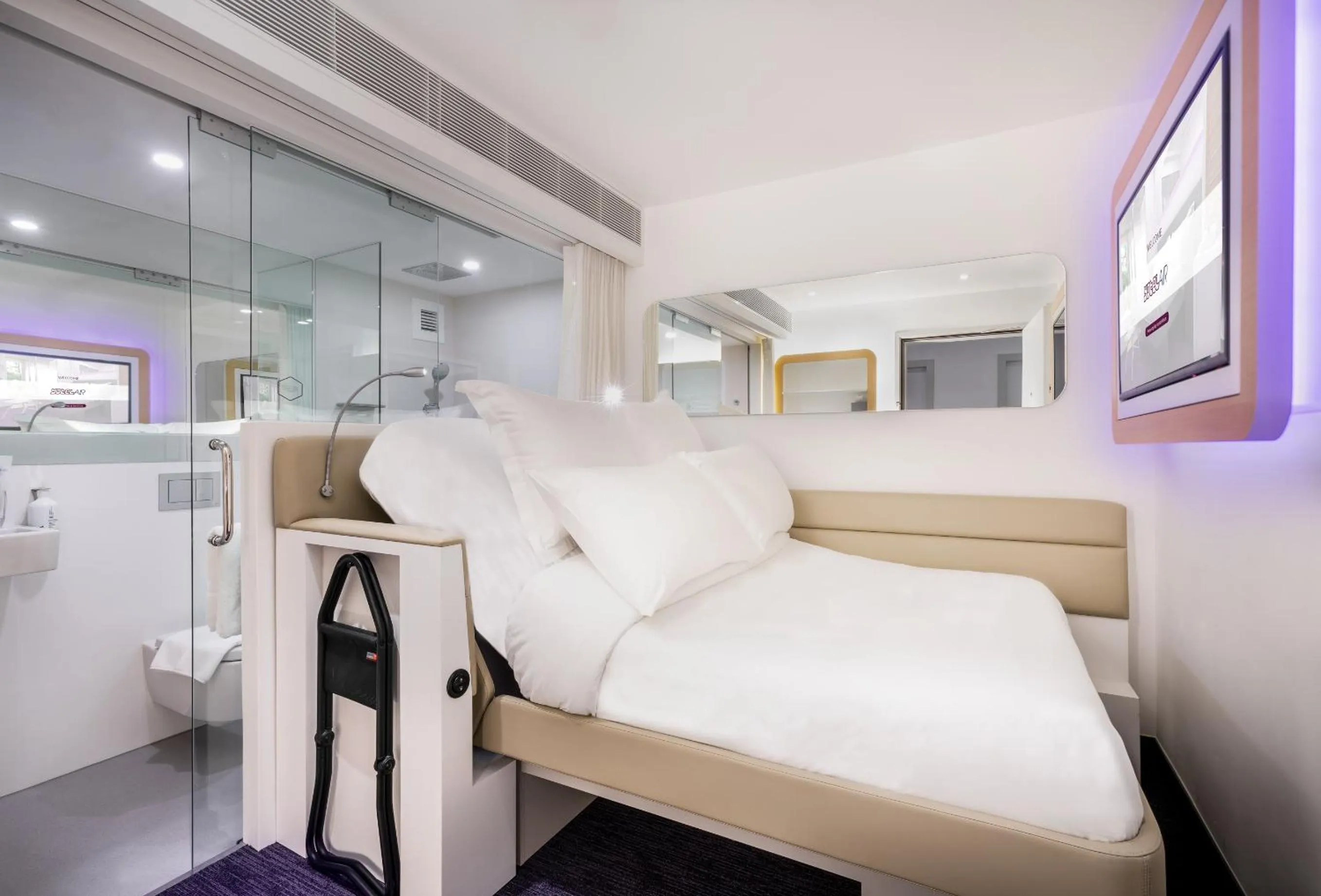Premium Queen Cabin in YOTELAIR Singapore Changi Airport Landside