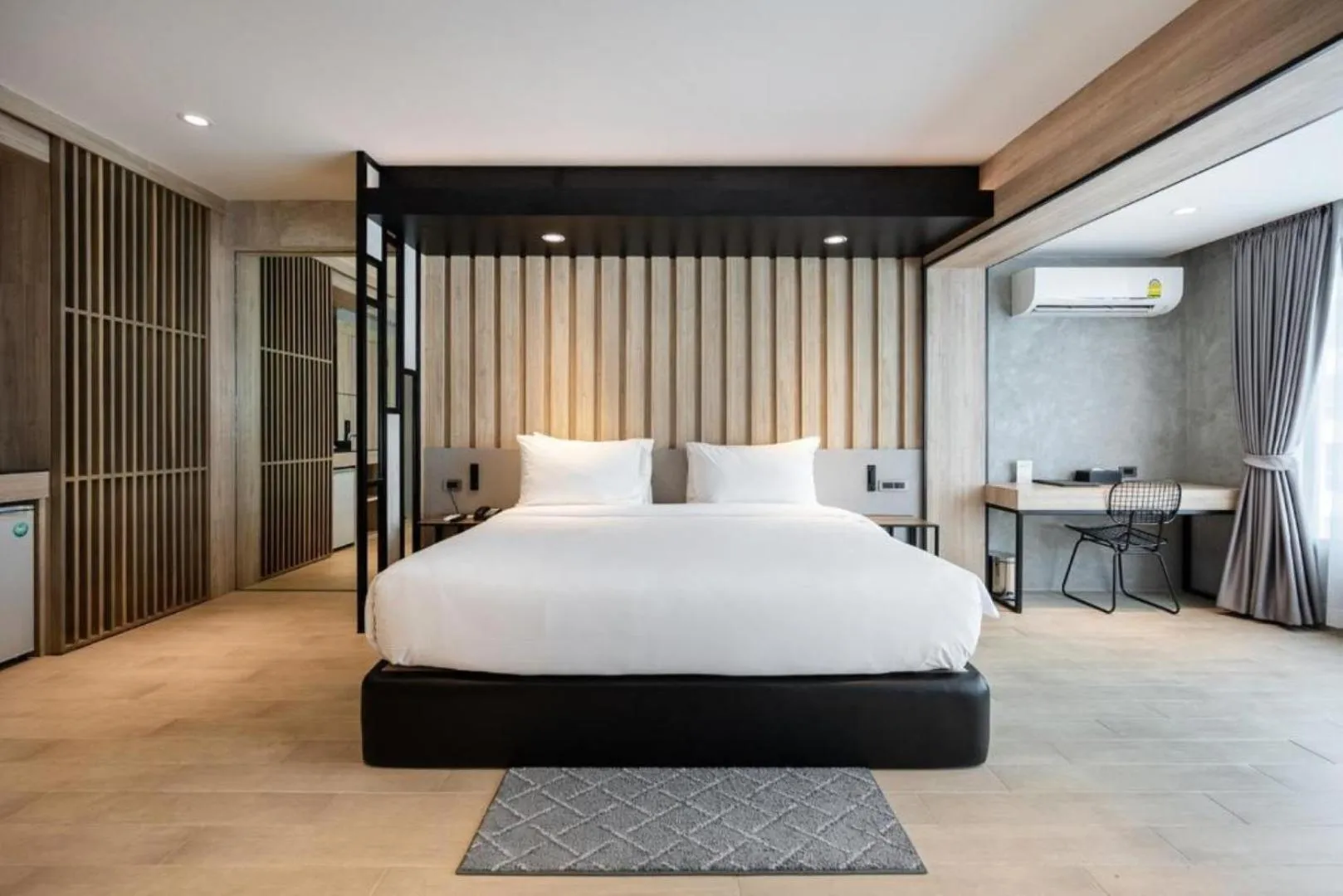 Deluxe Suite with Spa Bath in Loft Bangkok Hotel