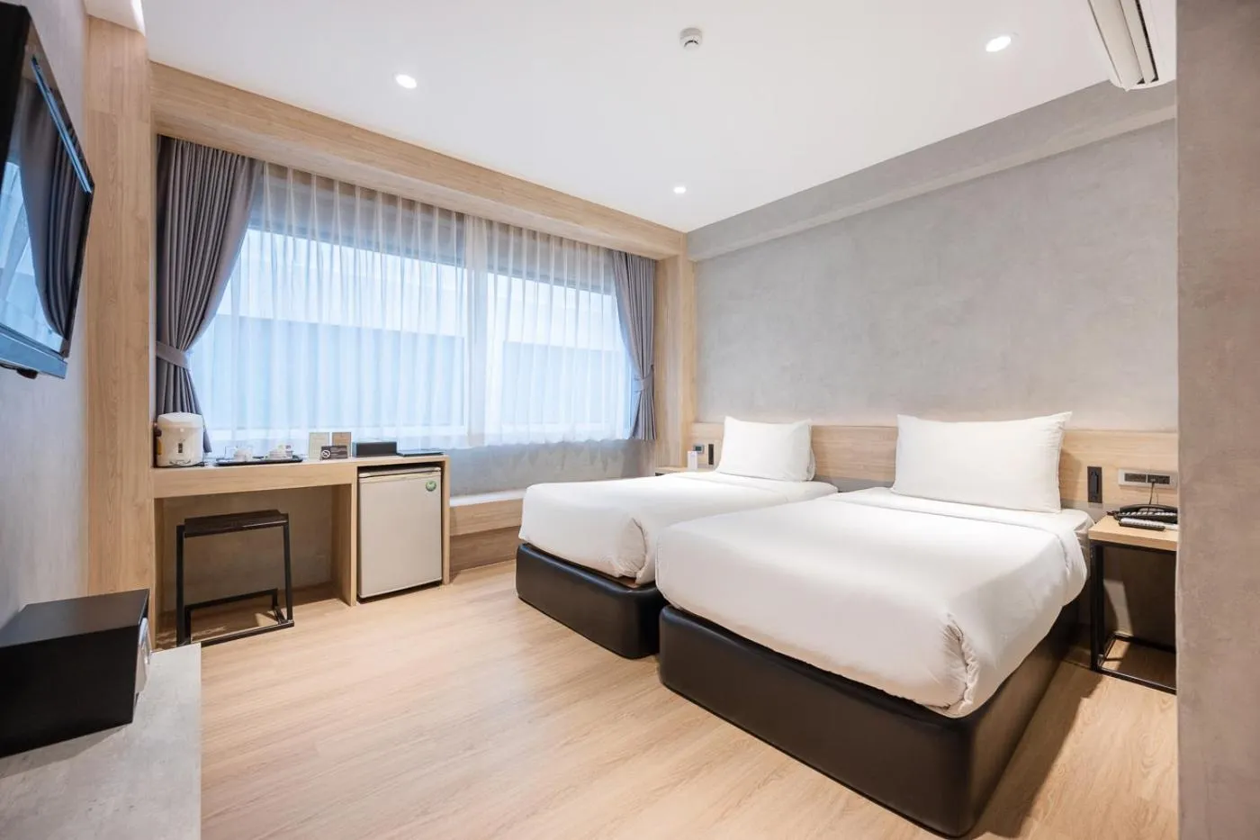 Superior Twin Room in Loft Bangkok Hotel