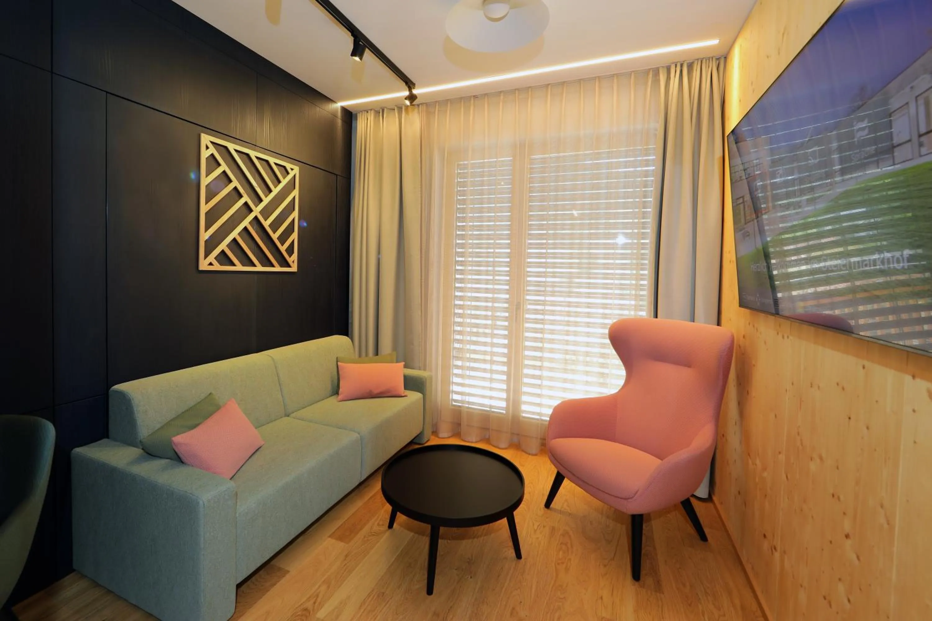 Suite - single occupancy in Hotel Steiermarkhof Graz - Aus Holz gebaut, von Hügeln geküsst