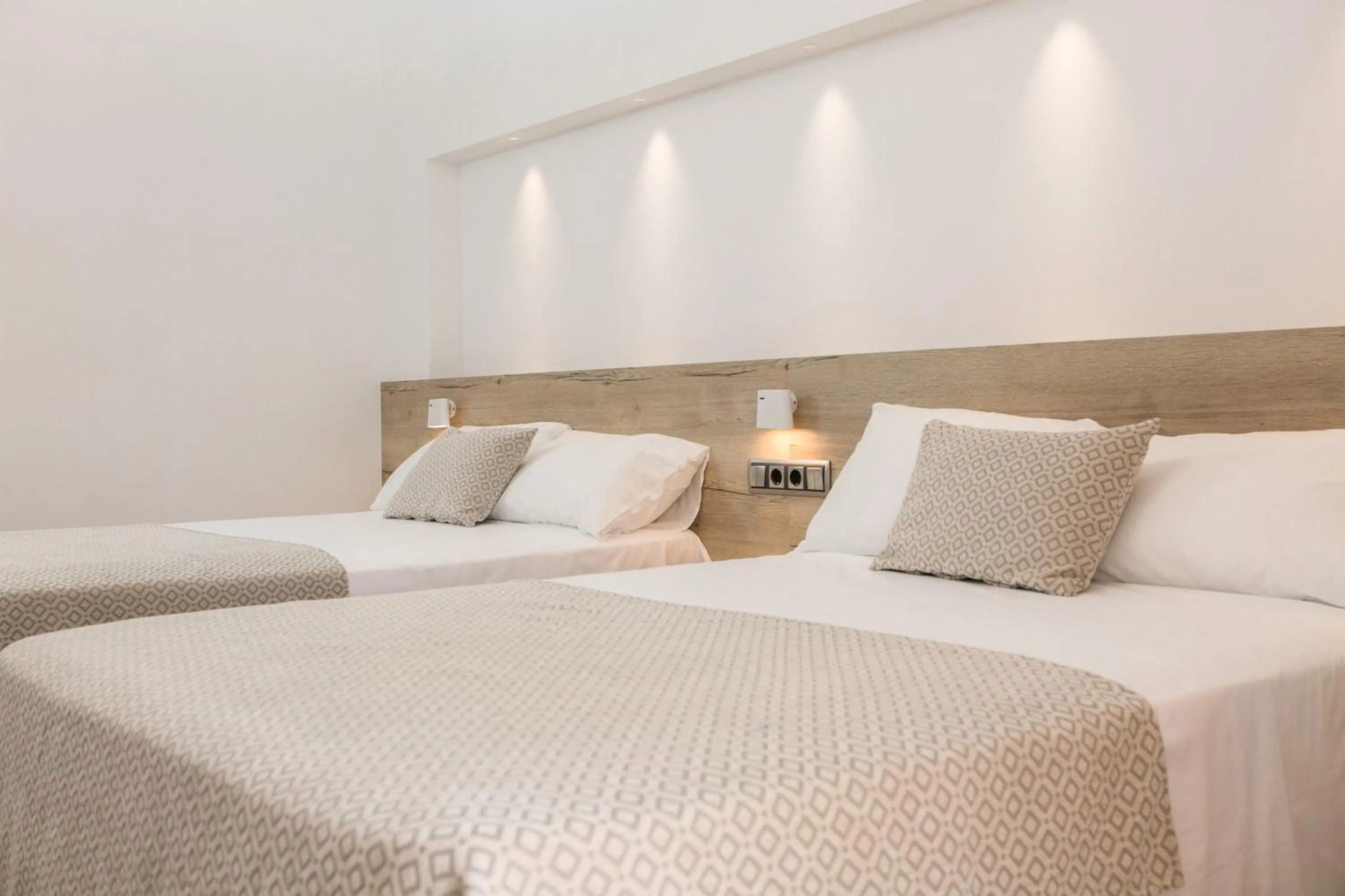 Quadruple Room with Sea View (4 Adults) in RVHotels Nieves Mar