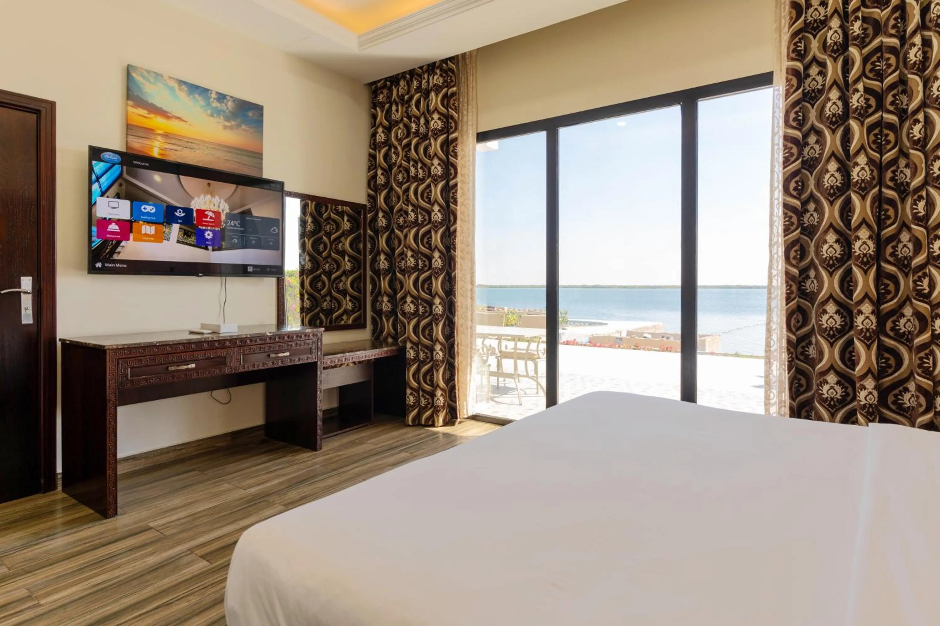 Deluxe King Room with Sea View in Palma Beach Resort & Spa