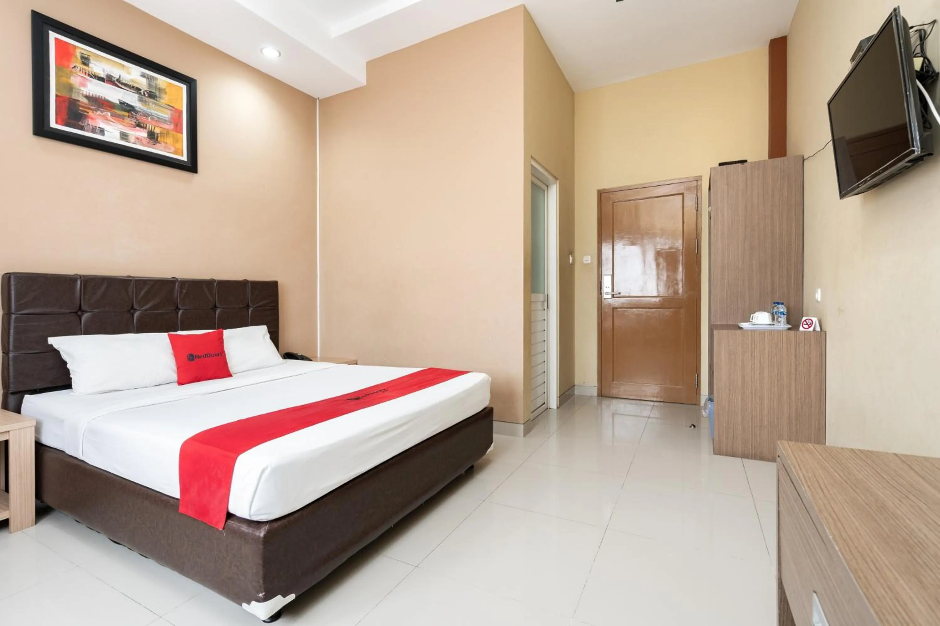 Double Room in RedDoorz near Islamic Center Samarinda