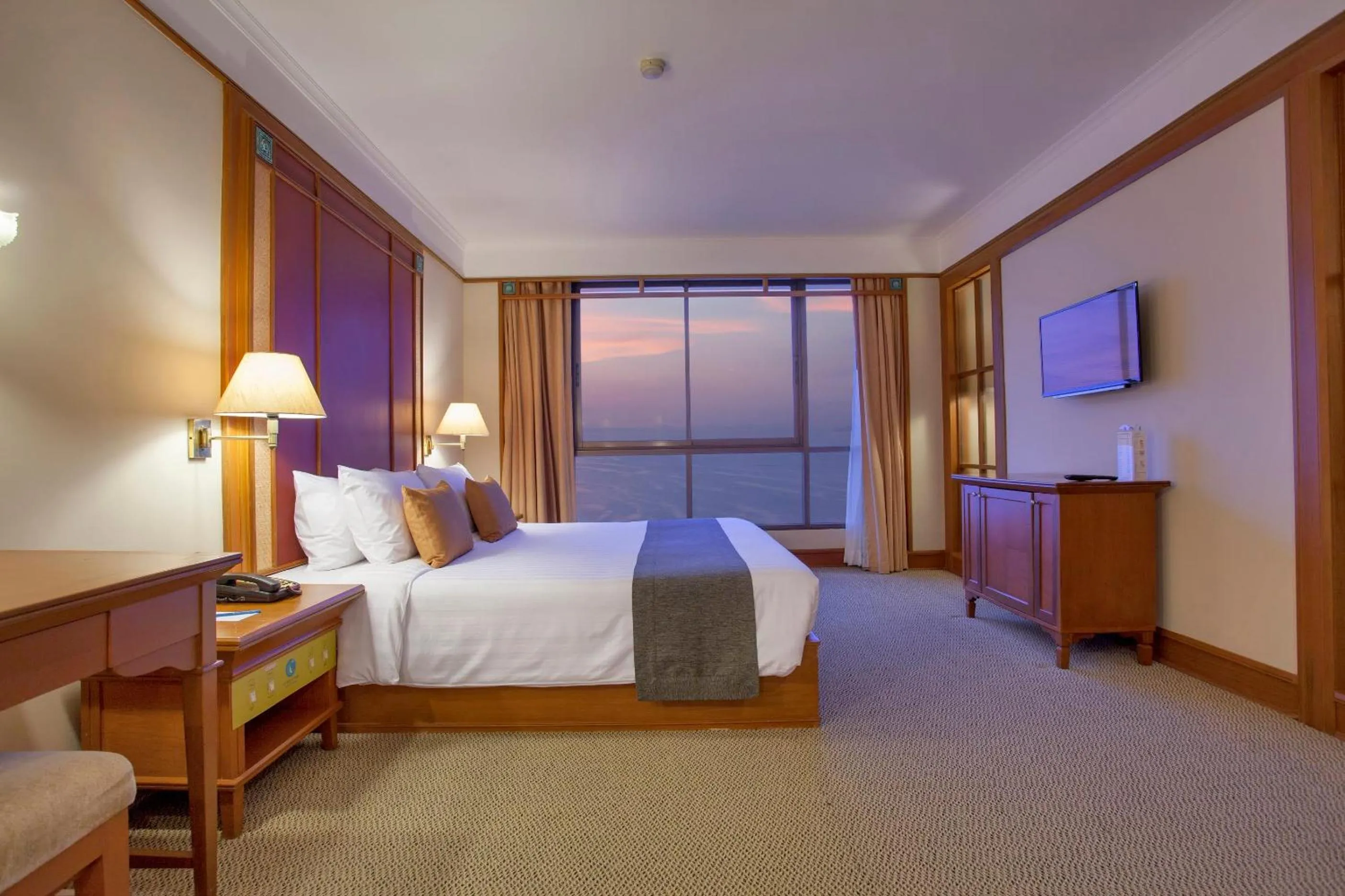 Seashell Suite in Cholchan Pattaya Beach Resort - SHA Extra Plus