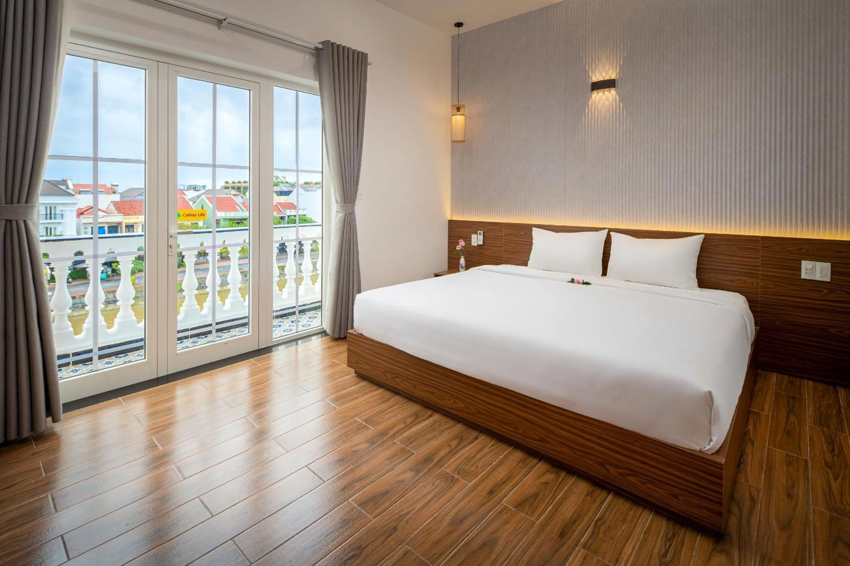 Deluxe King Room with Balcony in Truc Loc Villa