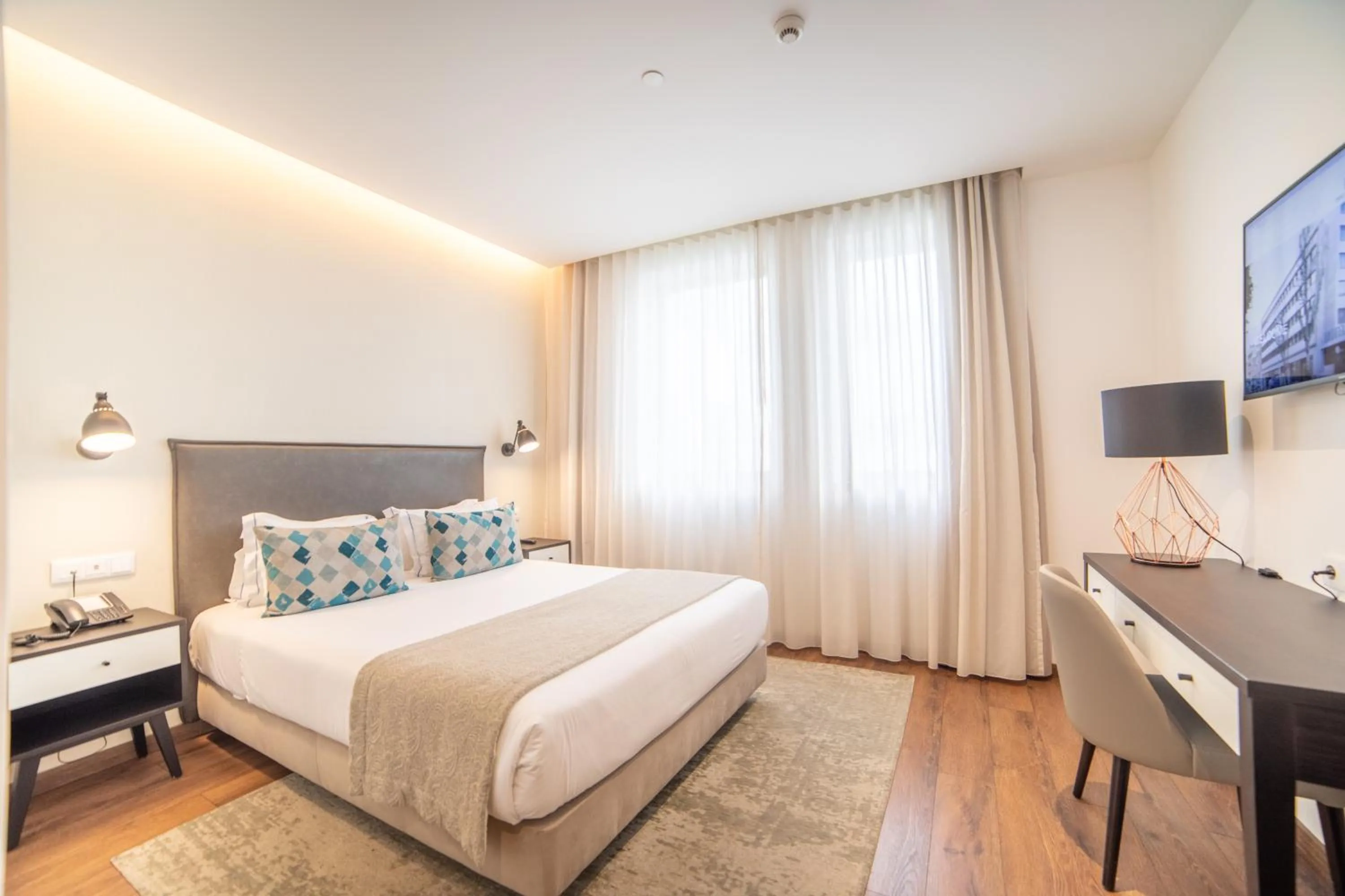 Double Room in VIP Executive Picoas Hotel