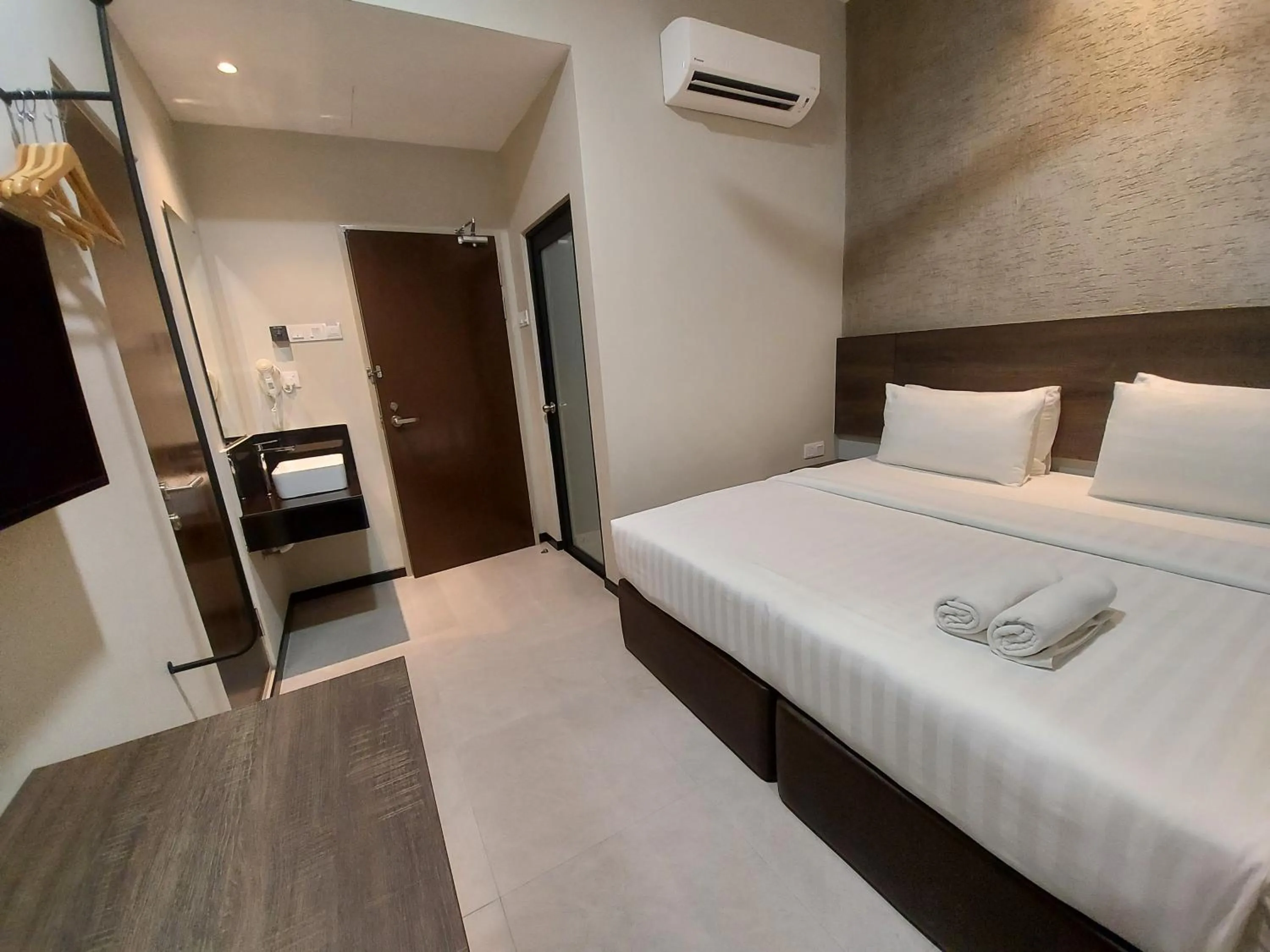 Connecting Deluxe King Room in MIICO Hotel @ Mount Austin