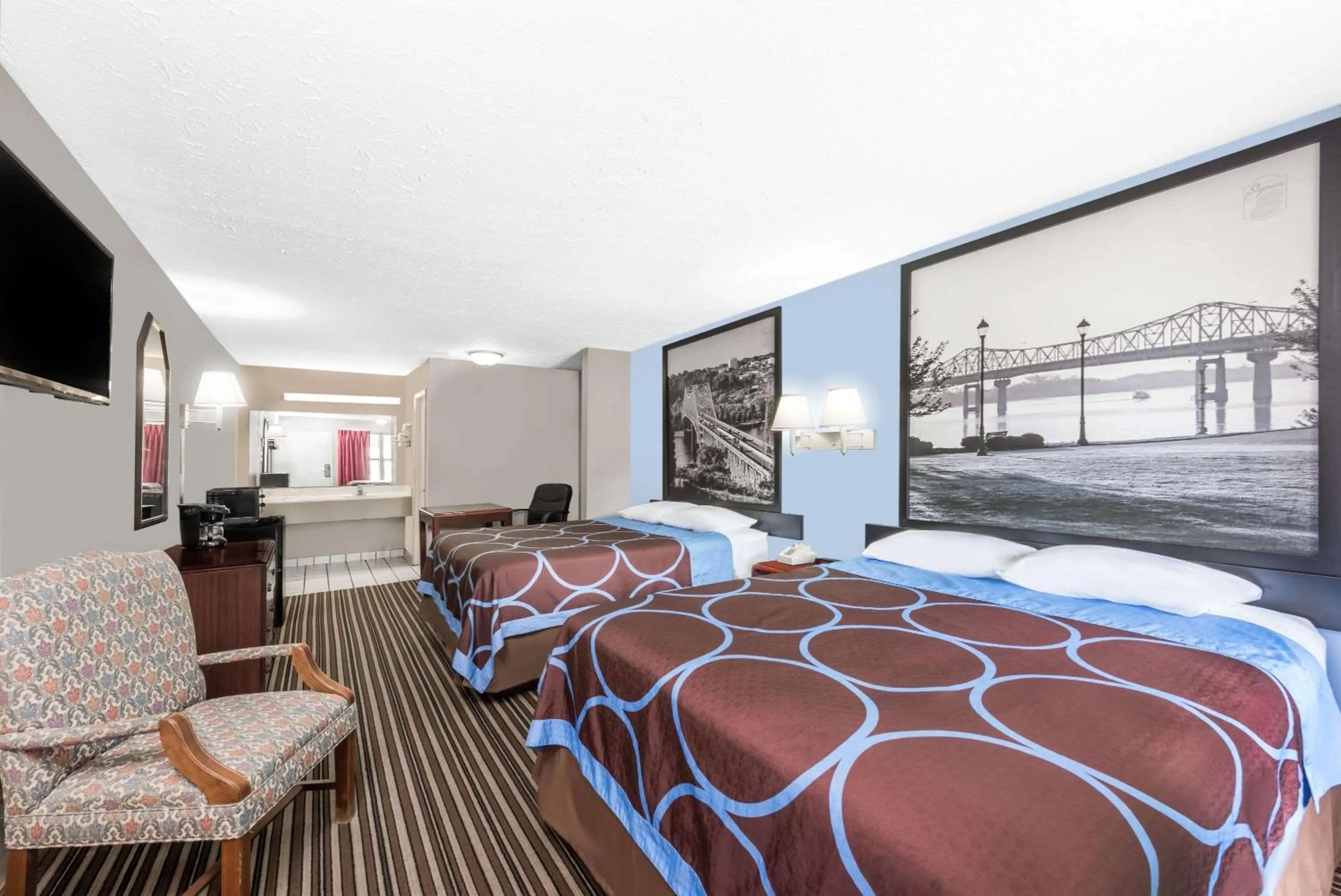 Queen Room with Two Queen Beds - Non-Smoking in Super 8 by Wyndham Gadsden AL