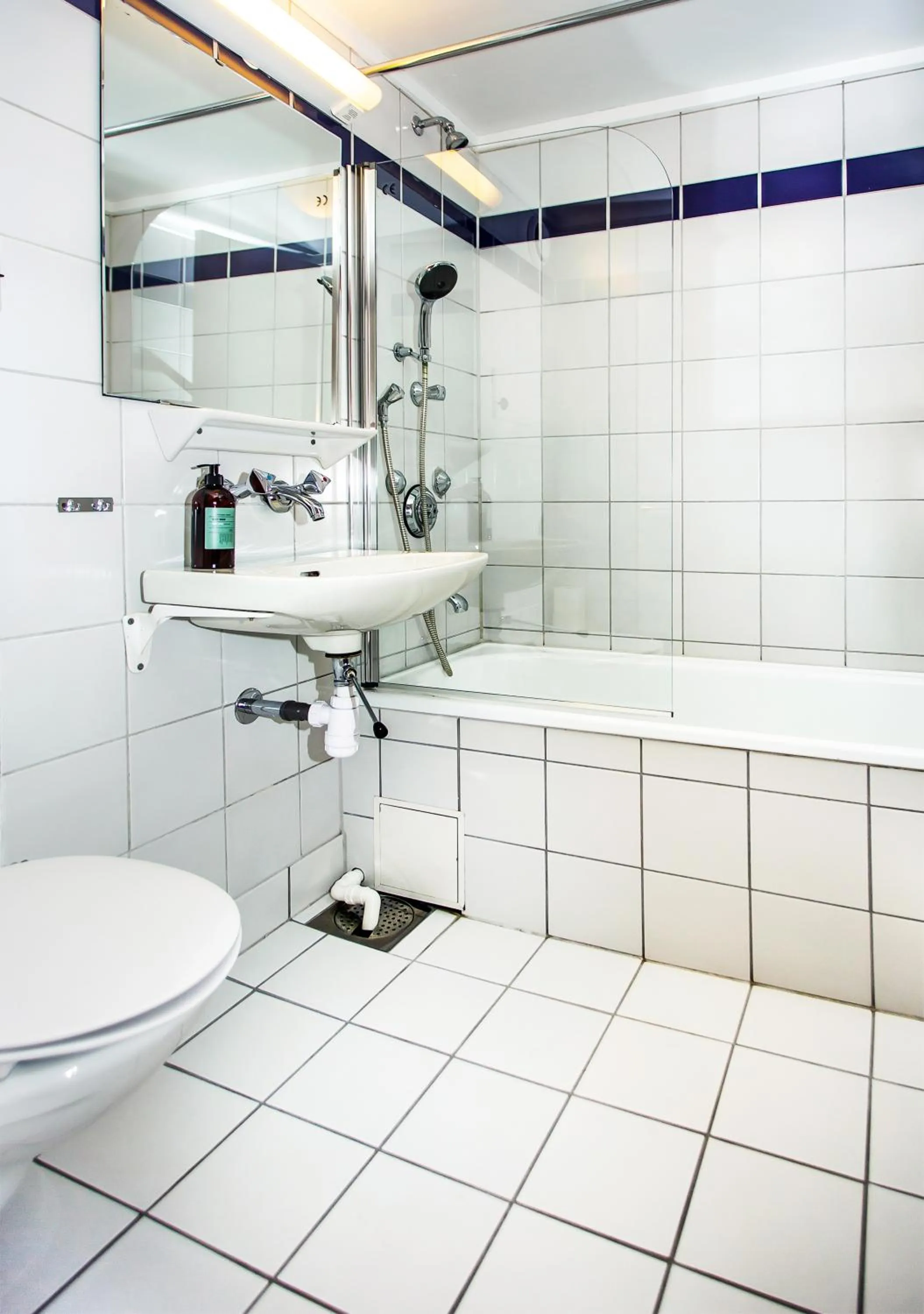 Standard Twin Room in Lindstrøm Hotel