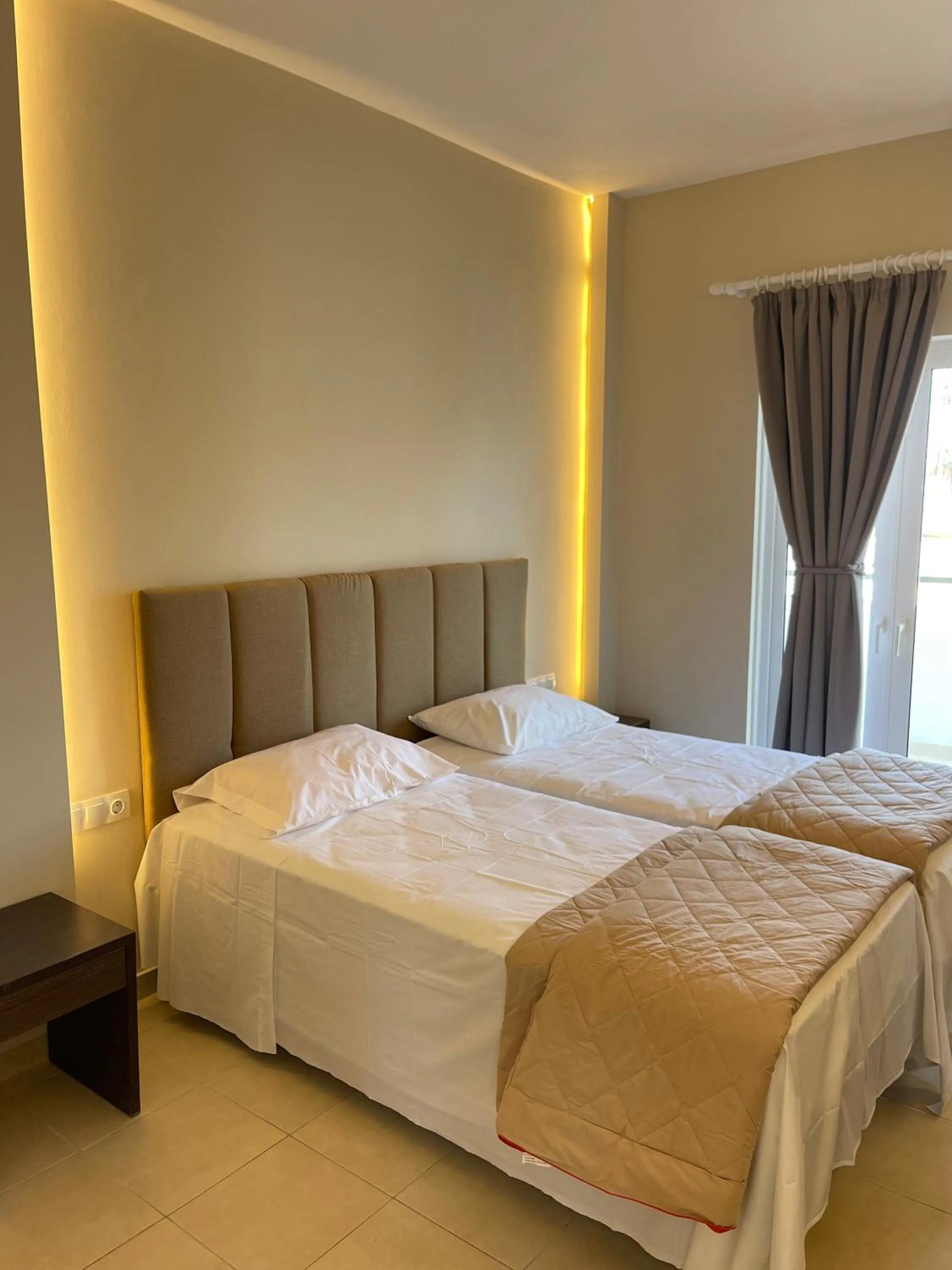 Two-Bedroom Apartment (5 Adults) in Oasis Beach Club