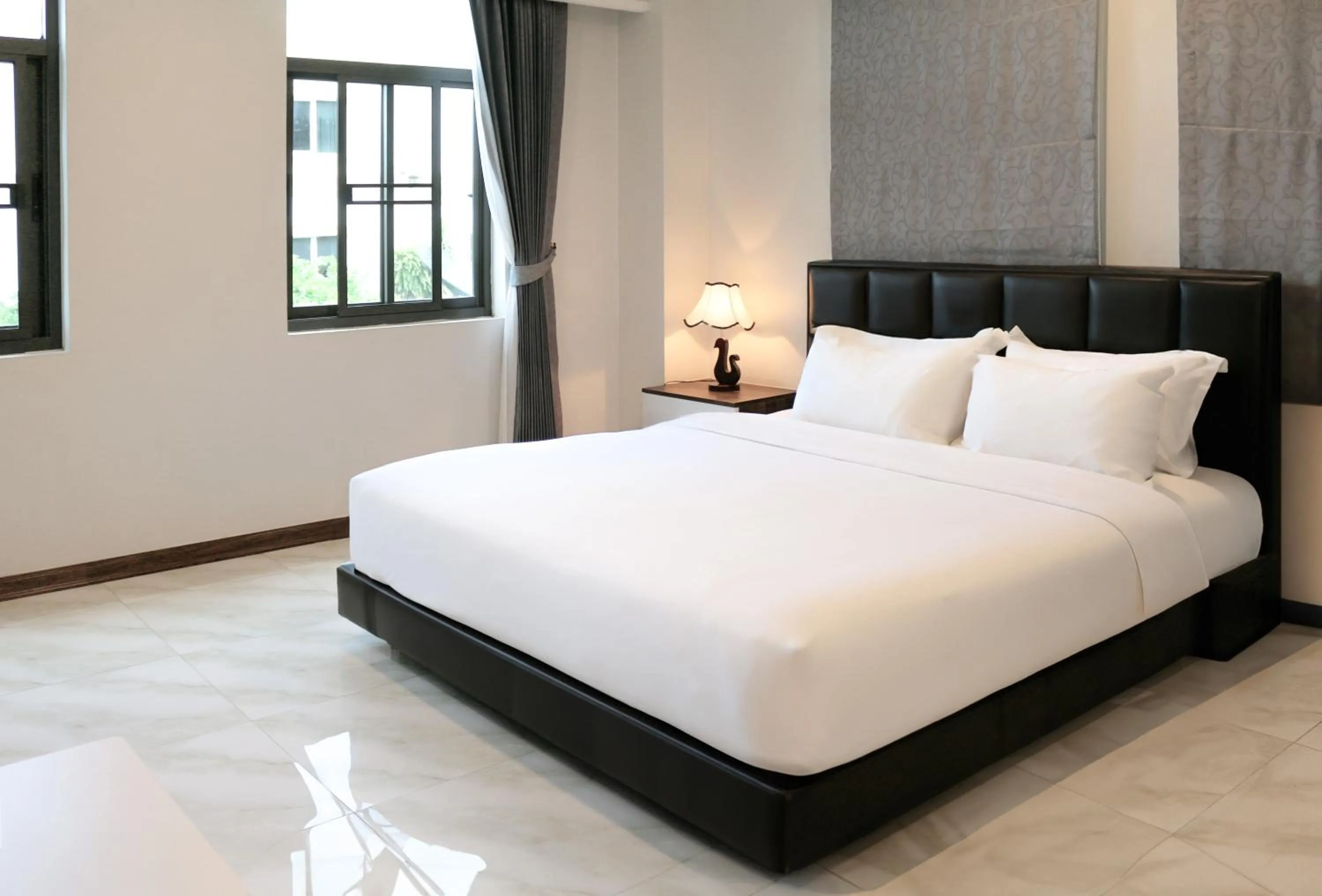 Deluxe King Room in Urbanite Hotel