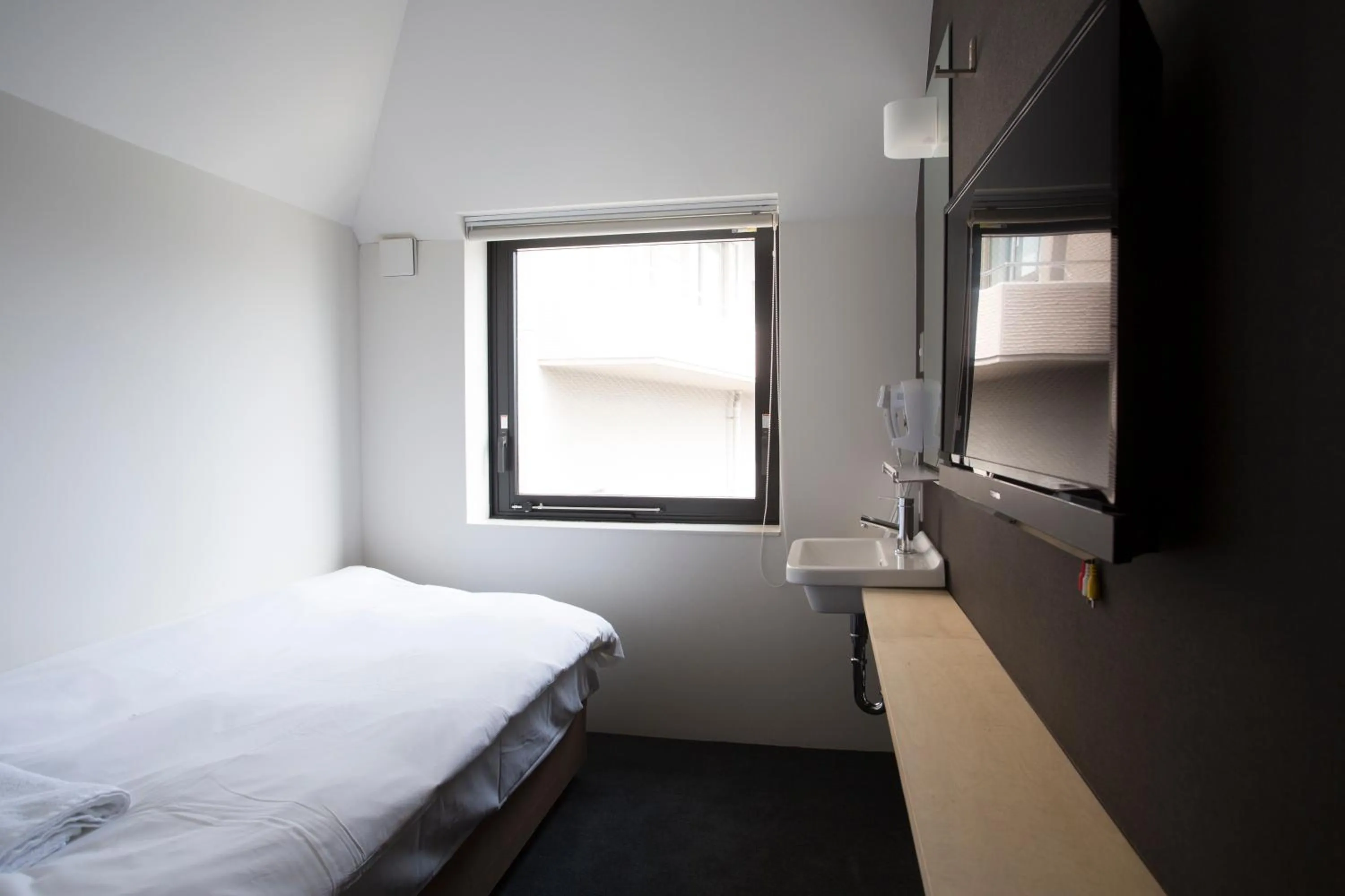 Single Room with Shared Bathroom in Piece Hostel Kyoto