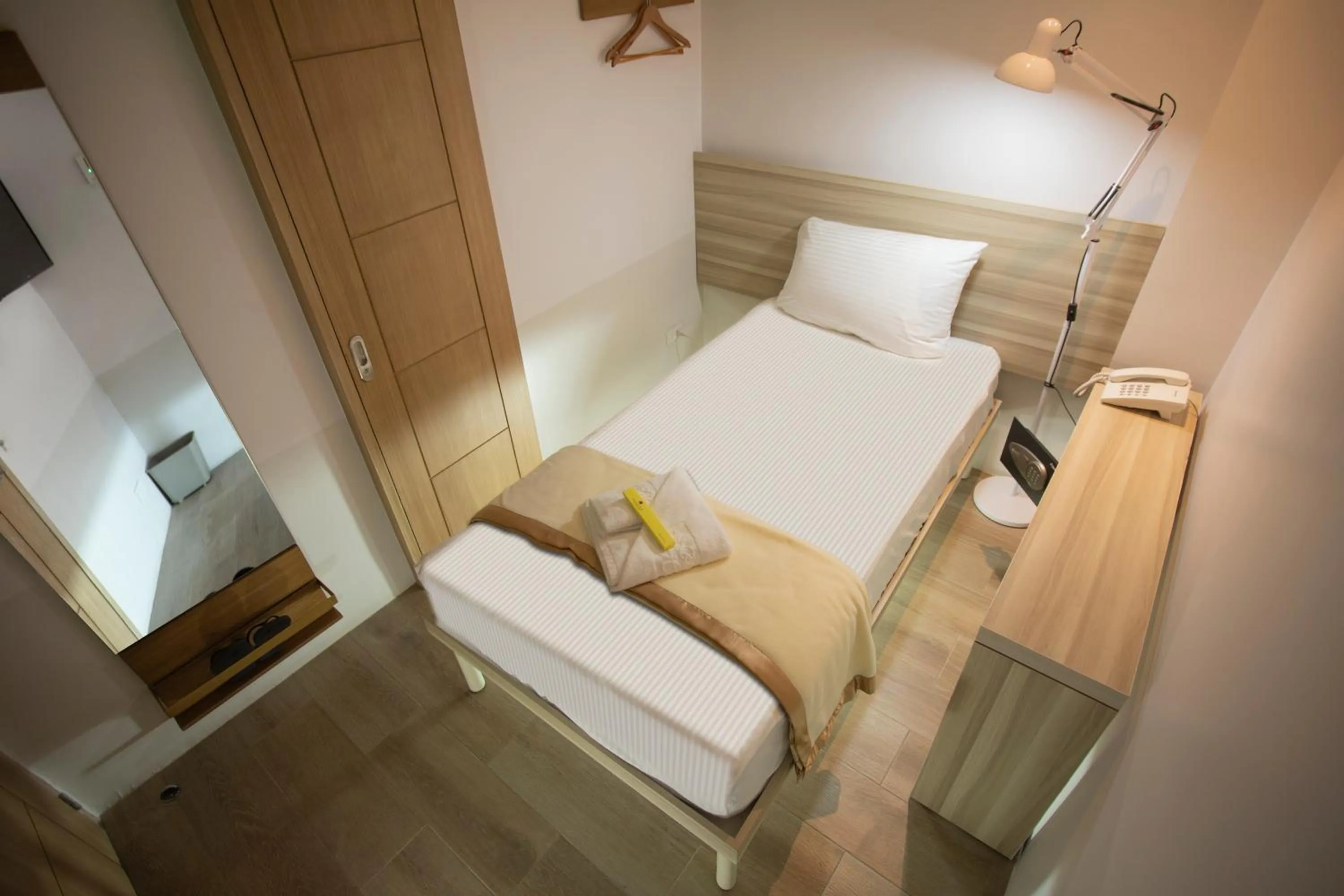 Standard Room ( 1 Single-sized bed ) in 1010 Hotel