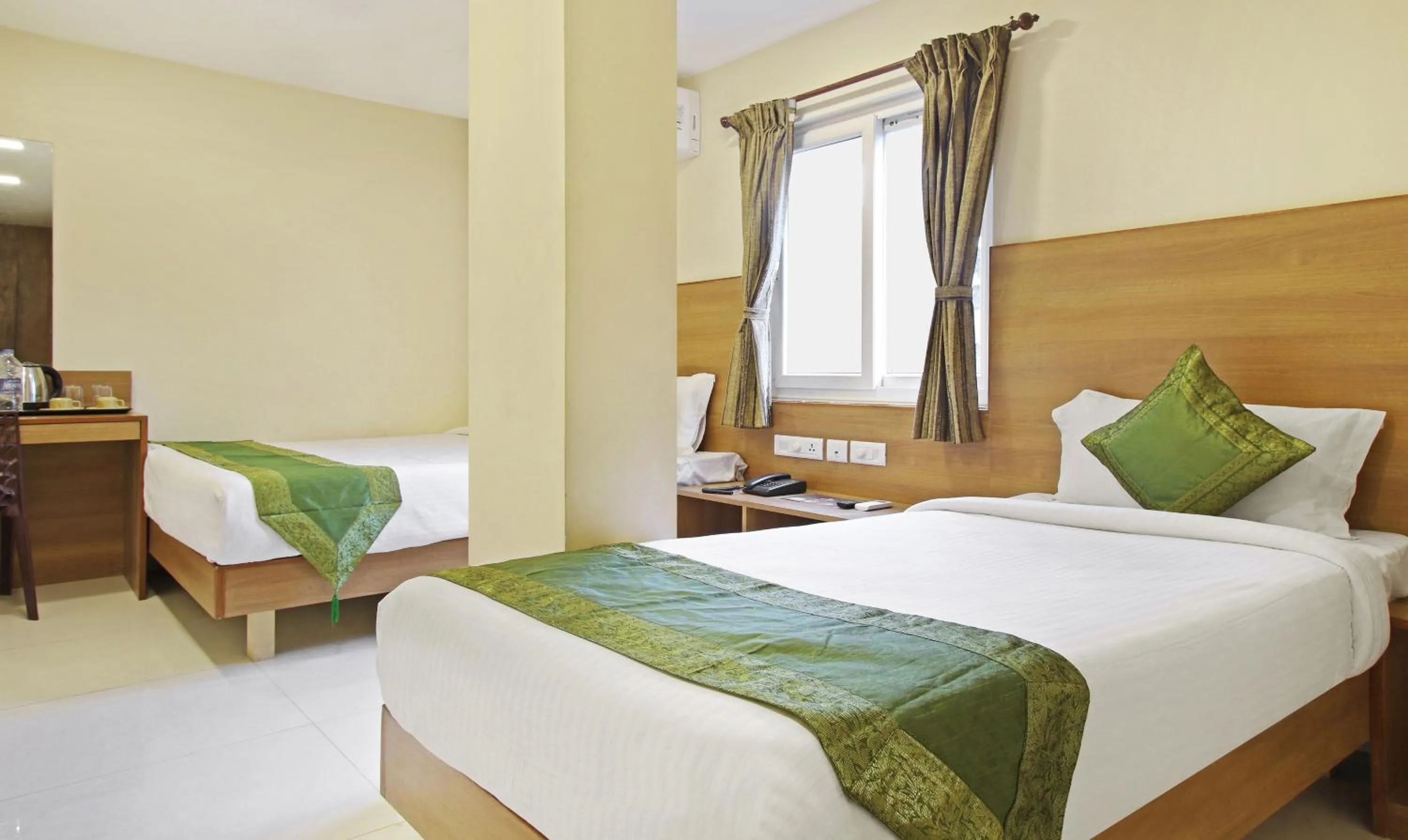 Deluxe Double Room - single occupancy in Itsy Hotels Jansi Residency