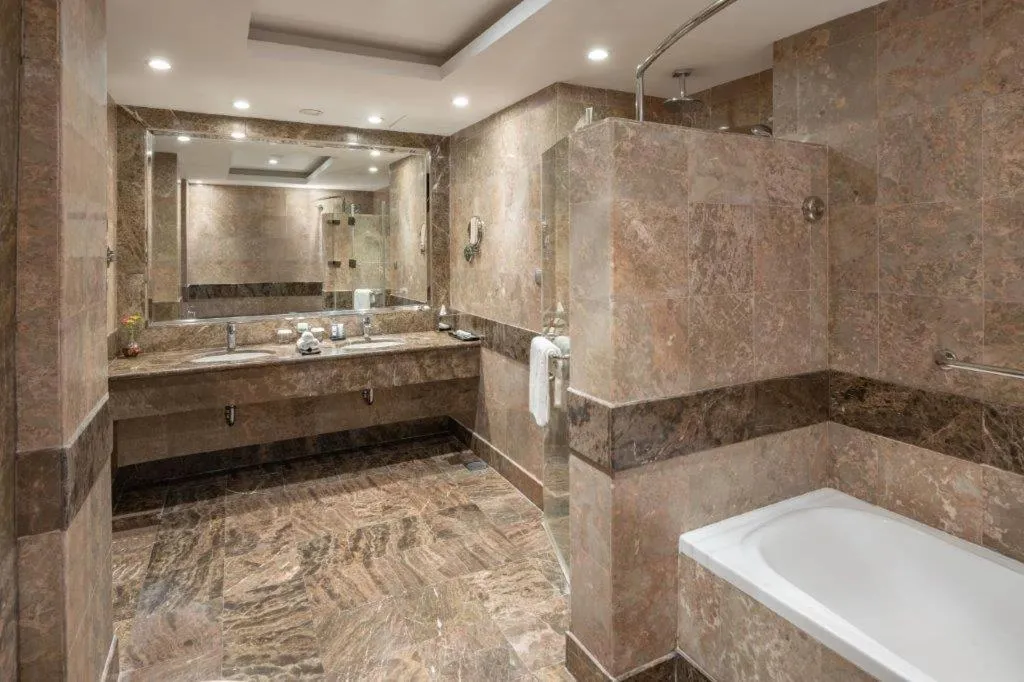 Junior Suite with 4 Single Beds in Millennium Makkah Al Naseem