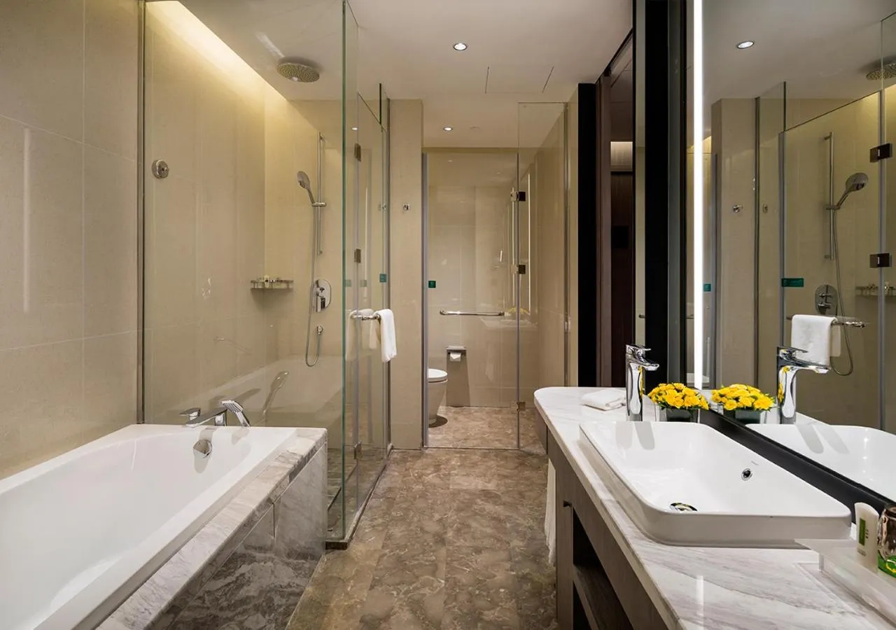 Standard King Room - High Floor in Holiday Inn Xining Hot-Spring by IHG