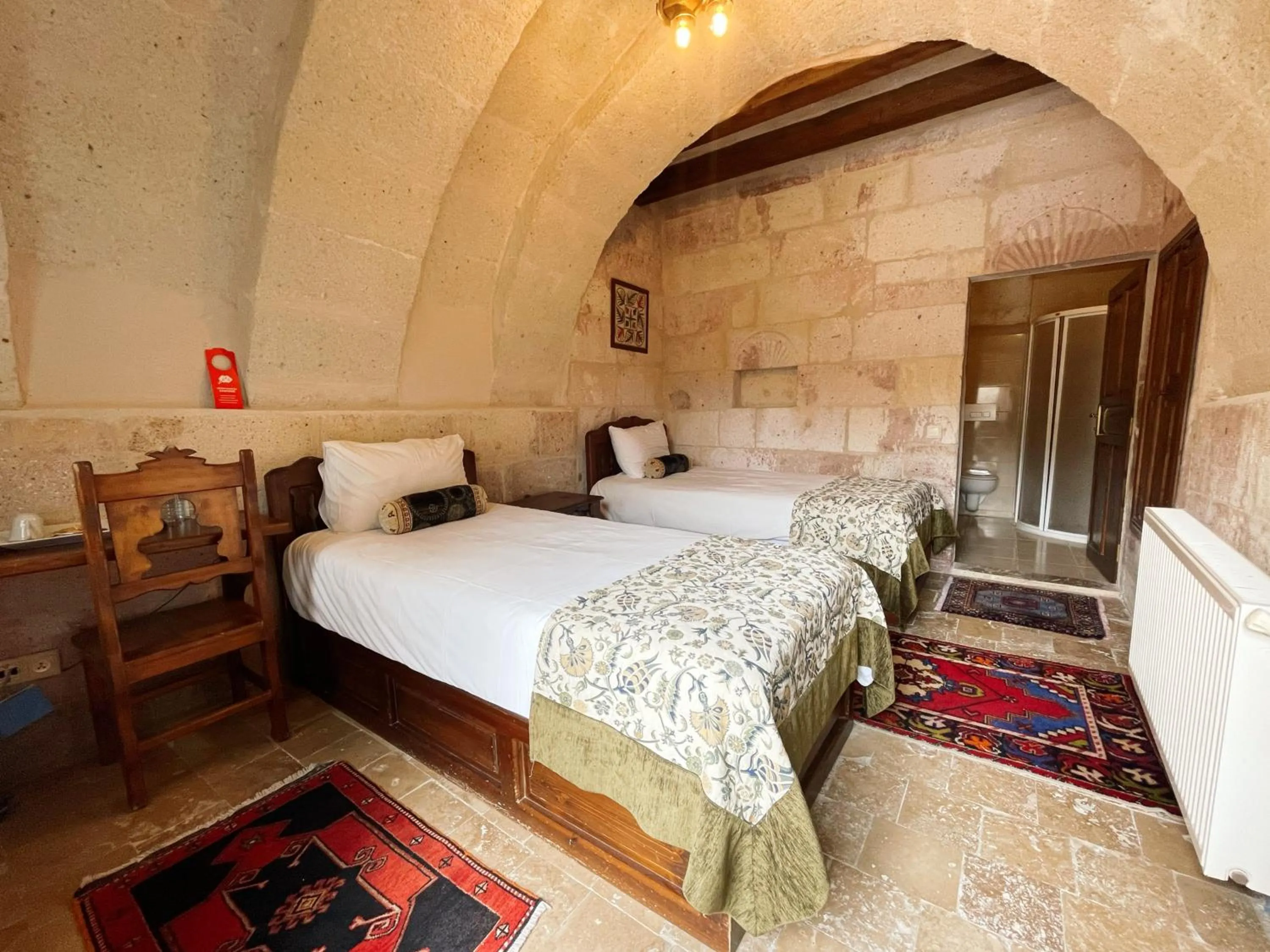 Budget Twin Room in Gedik Cave Hotel