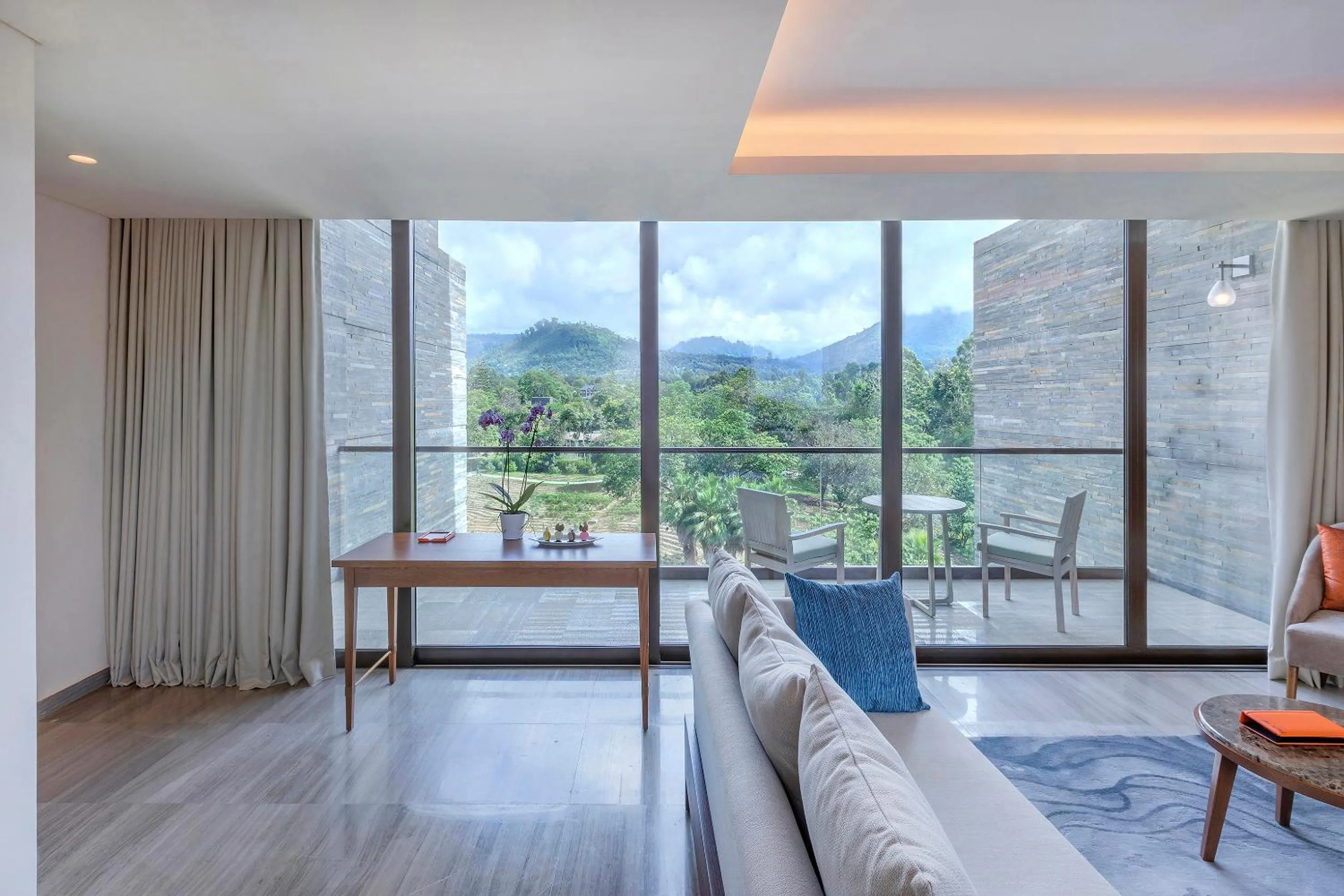 Red Level Junior Suite - single occupancy in Gran Melia Arusha