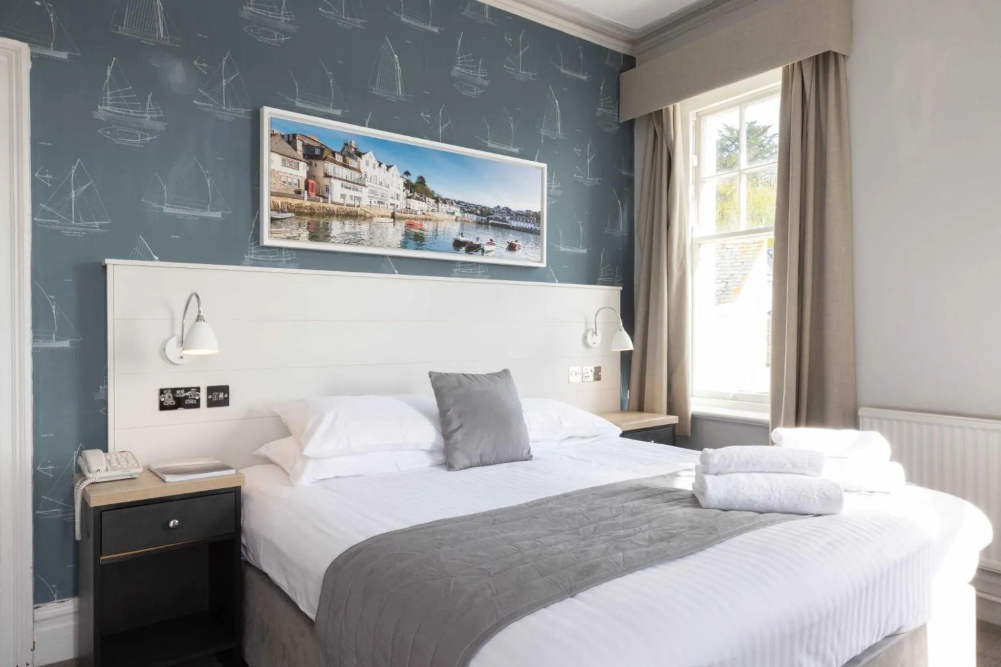 Classic Double Room with Sea View in Ship and Castle Hotel