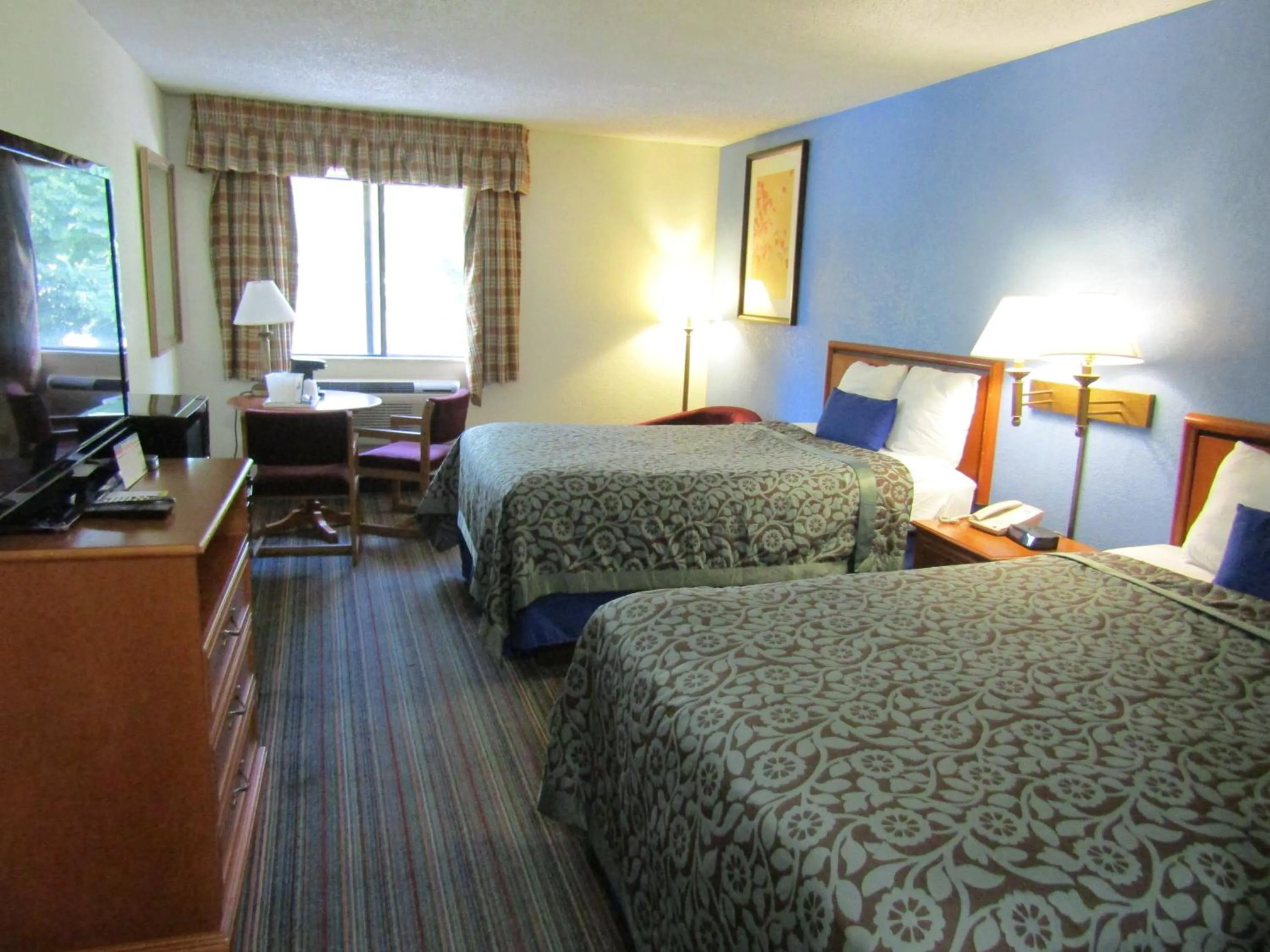 Double Room with Two Double Beds - Smoking in Days Inn by Wyndham Runnemede Philadelphia Area