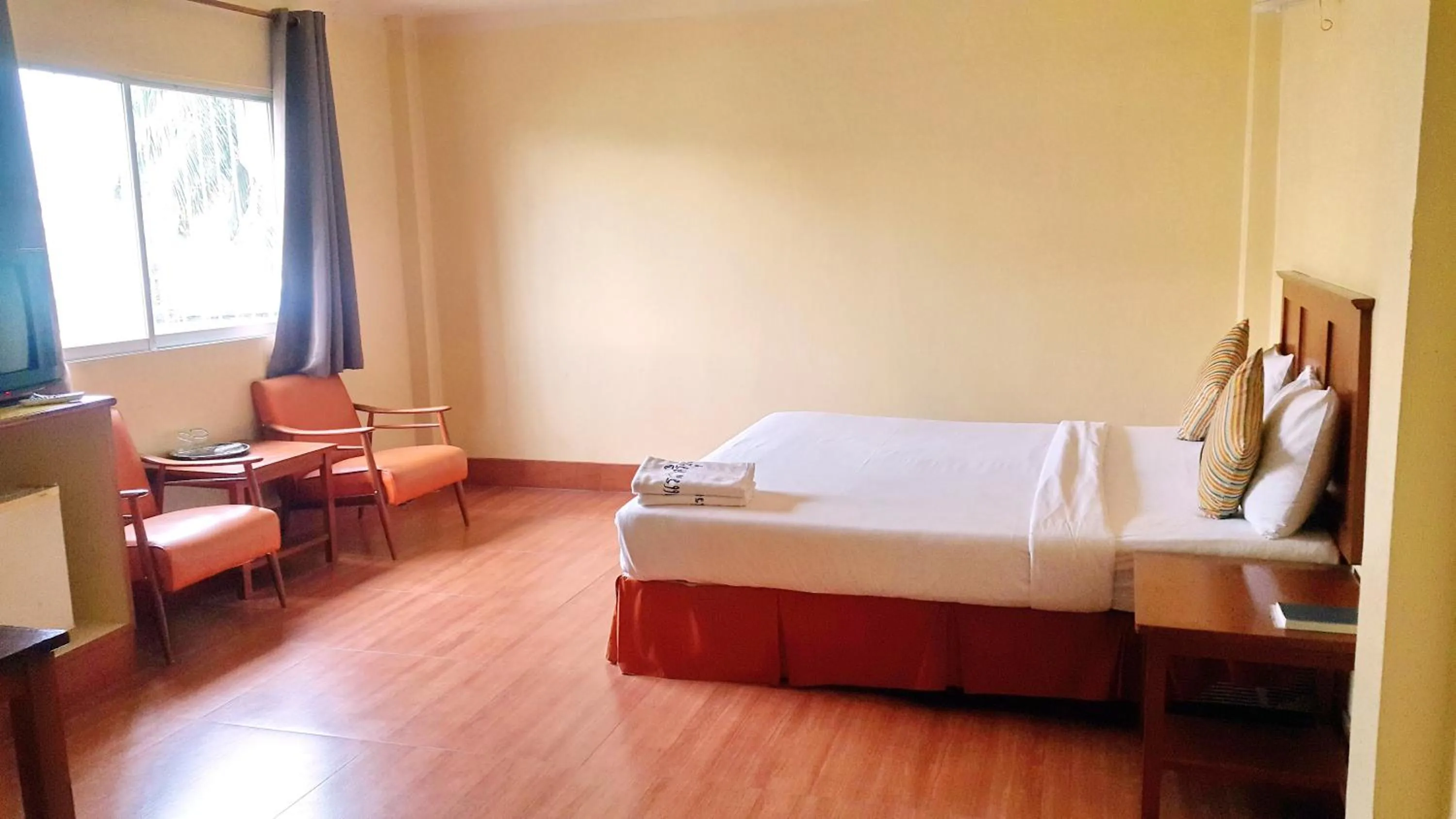Deluxe Double or Twin Room in Sri Chumphon Hotel