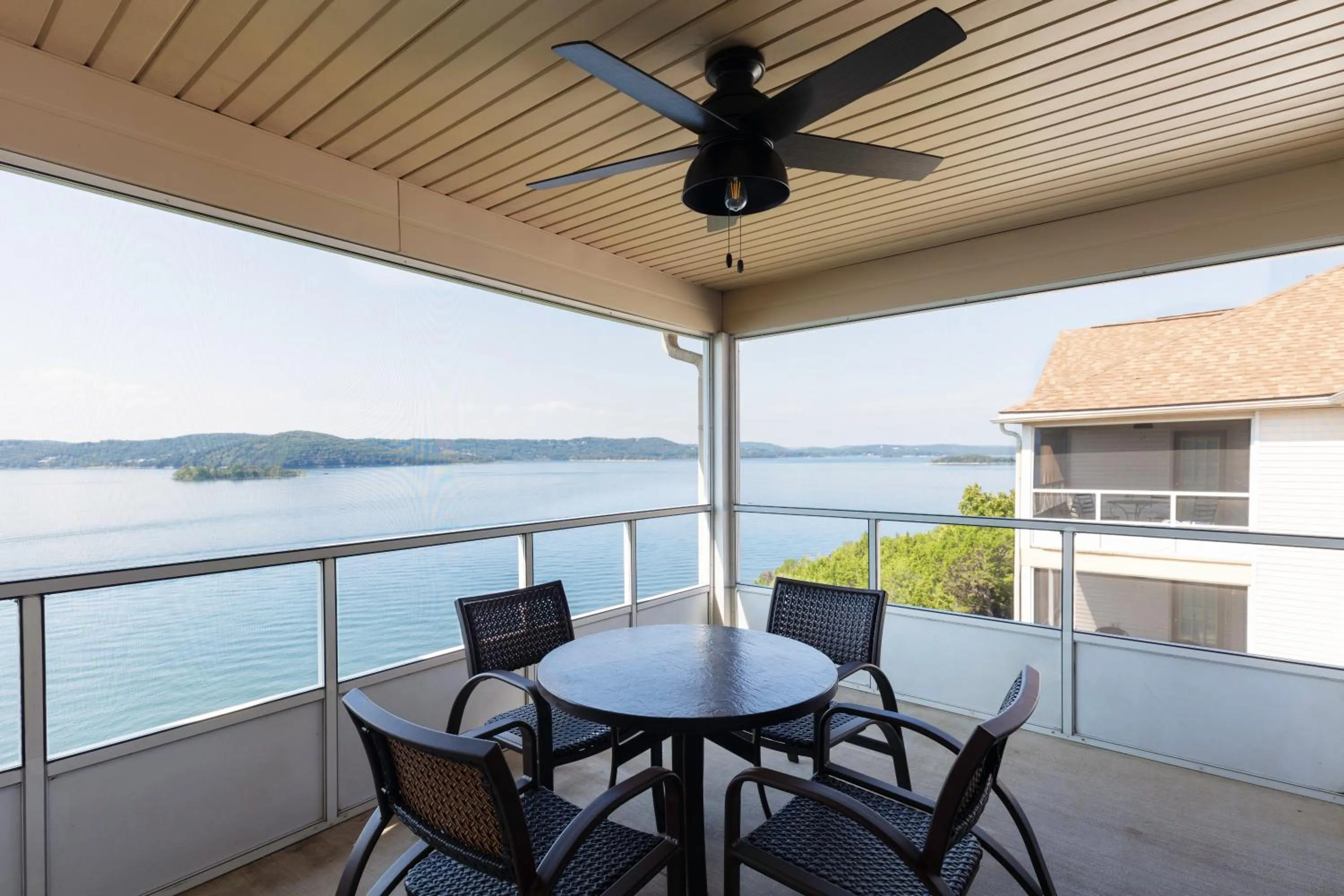 Deluxe One-Bedroom Villa with Sofa Bed - Lake View in Westgate Branson Lakes Resort