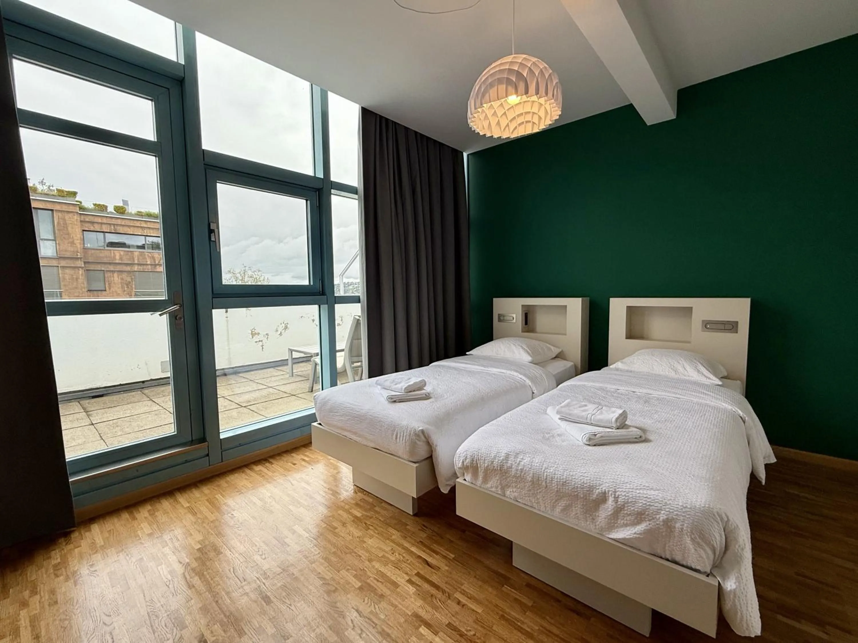 Twin Room with Private Bathroom in Geneva Hostel