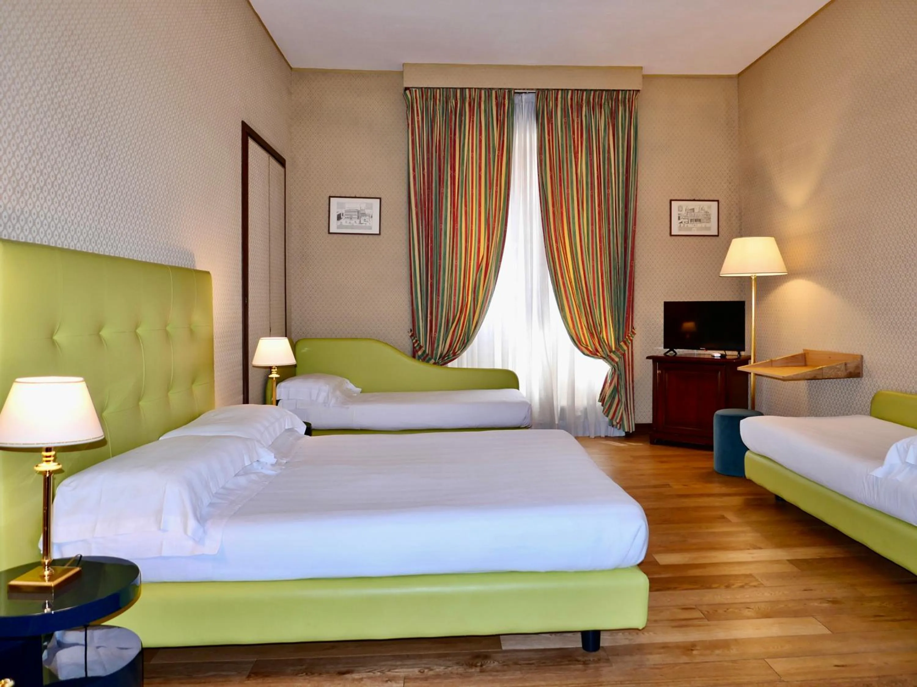 Superior Family Room in Hotel Oceania