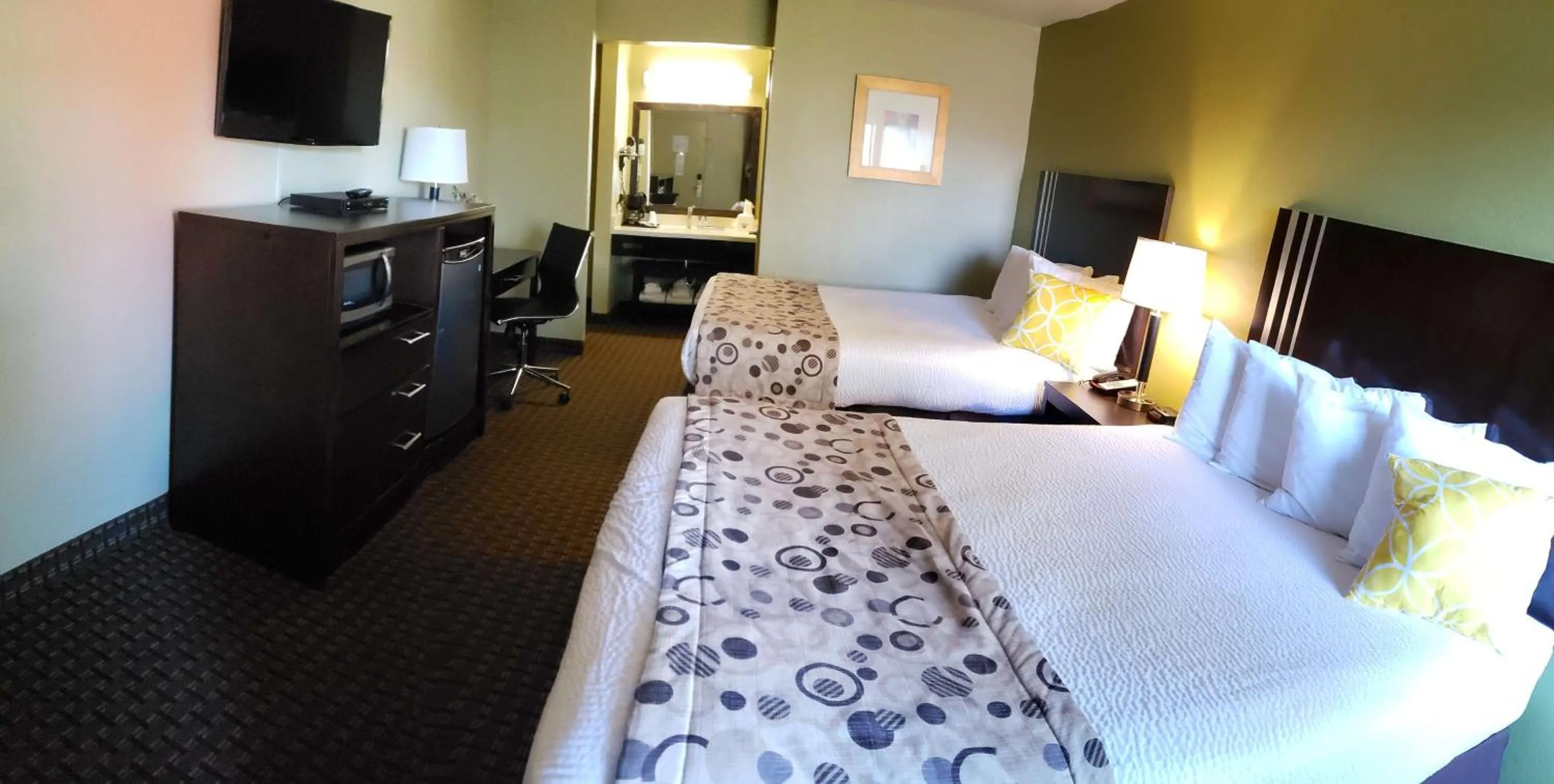 Queen Room with Two Queen Beds in SureStay Hotel by Best Western Vallejo Napa Valley