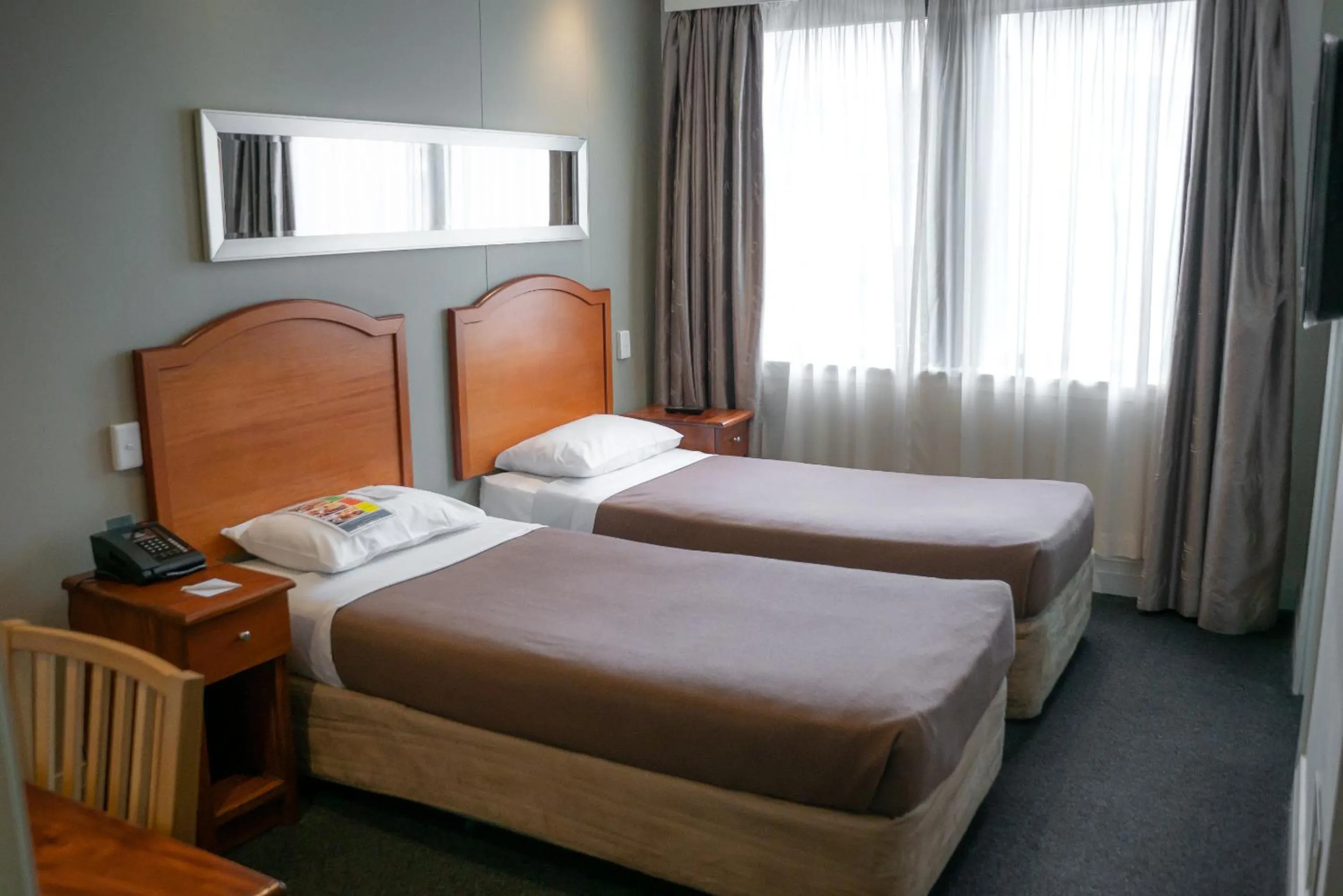 Standard Twin Room in Great Southern Hotel Sydney