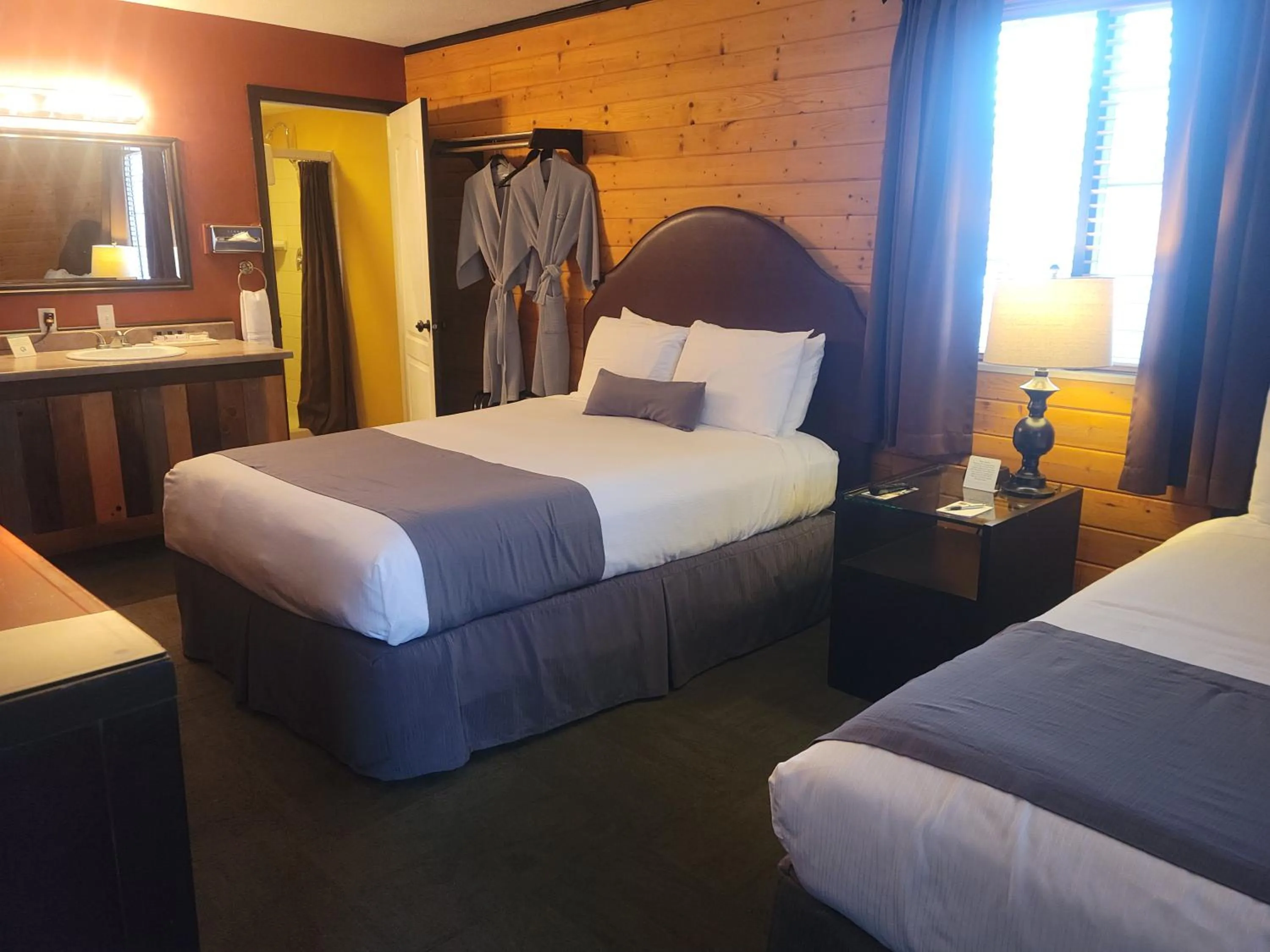 Family Suite - No Pets in Canyons Lodge- A Canyons Collection Property