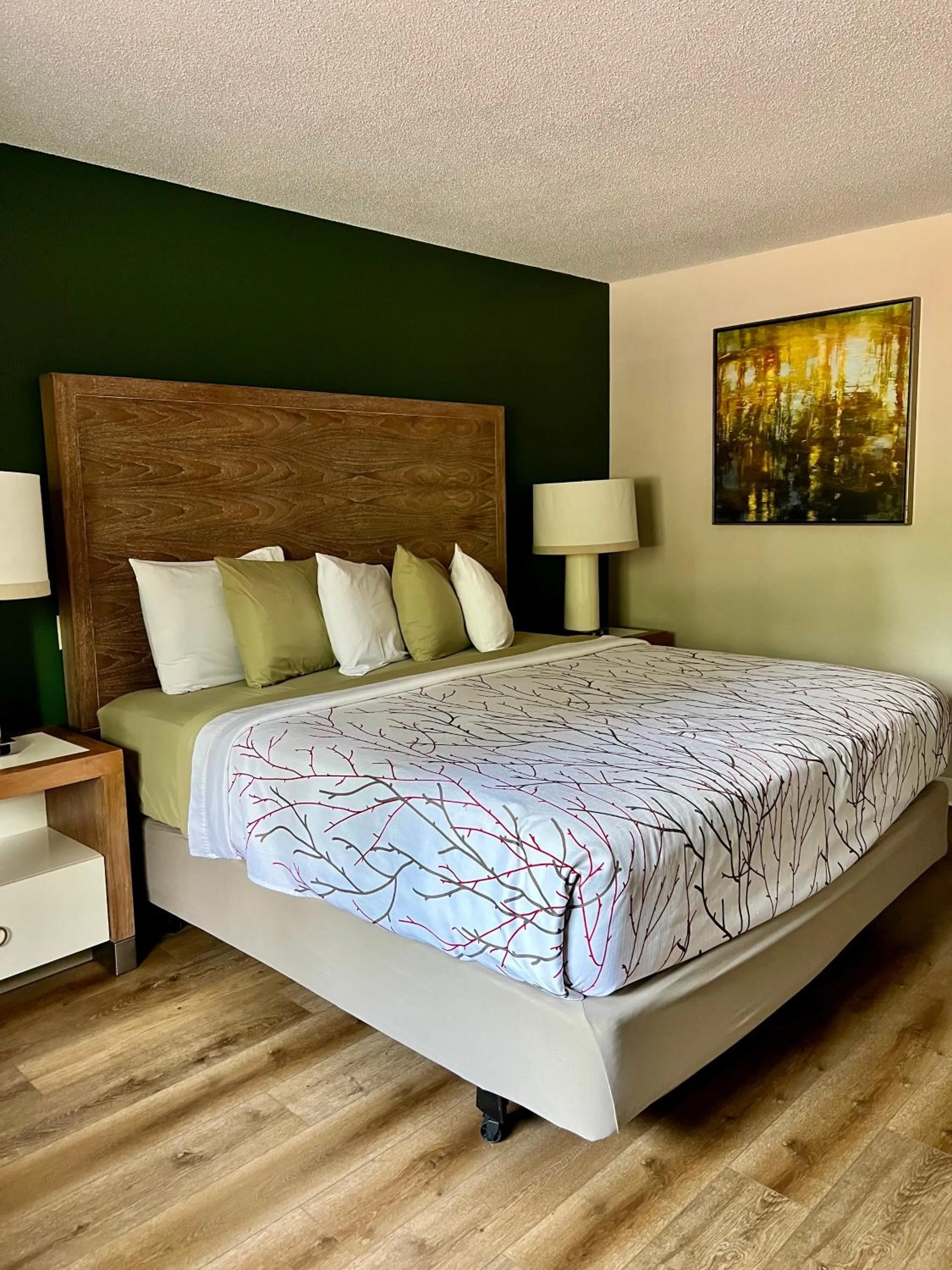 Queen Room with Balcony in St. Croix Inn