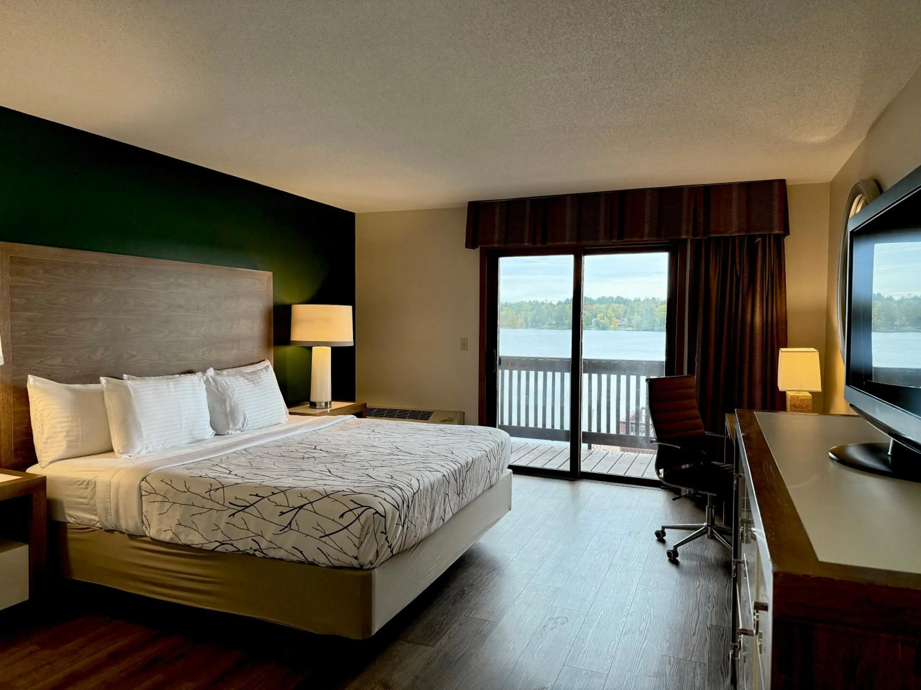 King Suite in St. Croix Inn