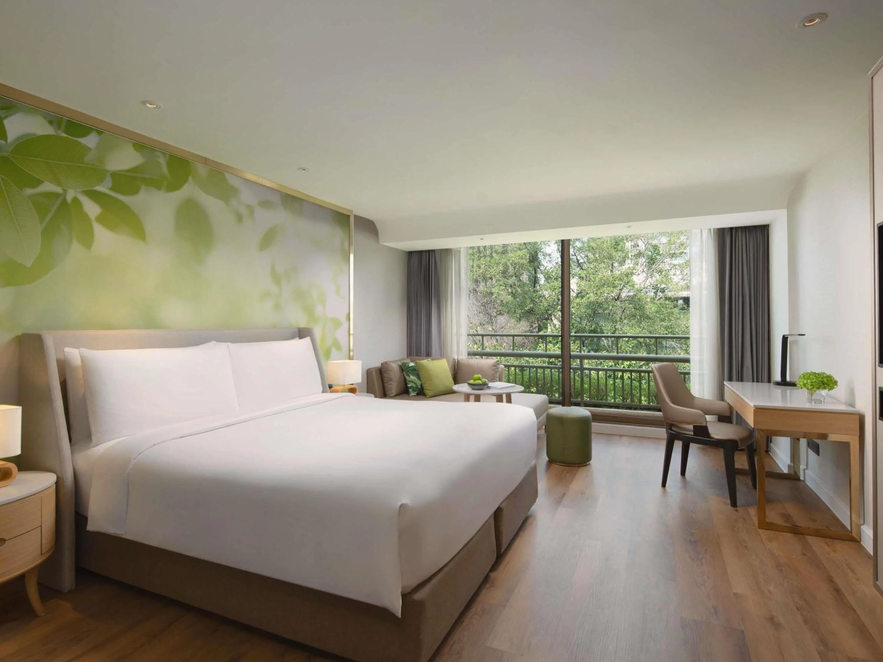 Deluxe King Room in Mövenpick BDMS Wellness Resort Bangkok