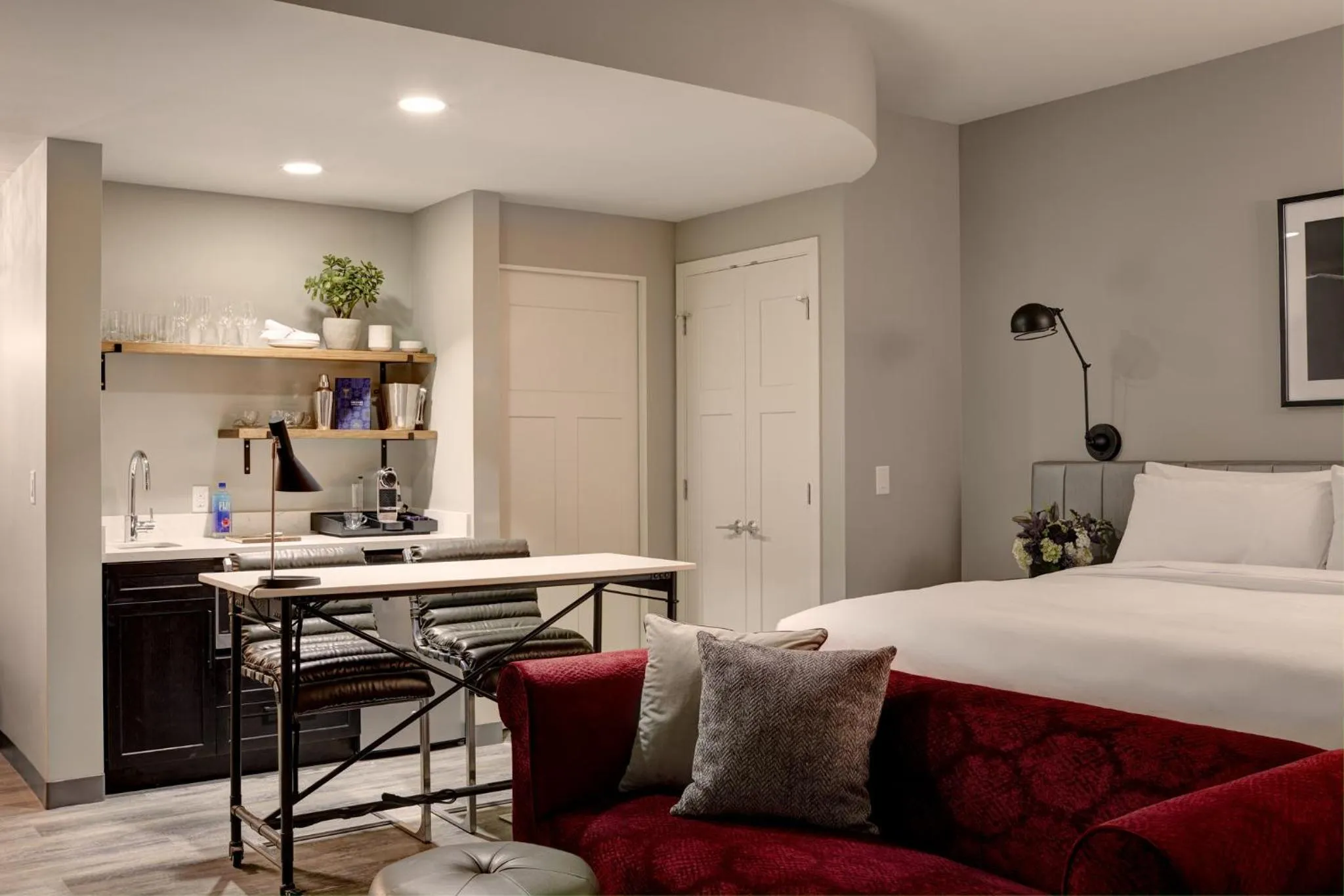 Deluxe King Studio Suite in Archer Hotel Seattle/Redmond