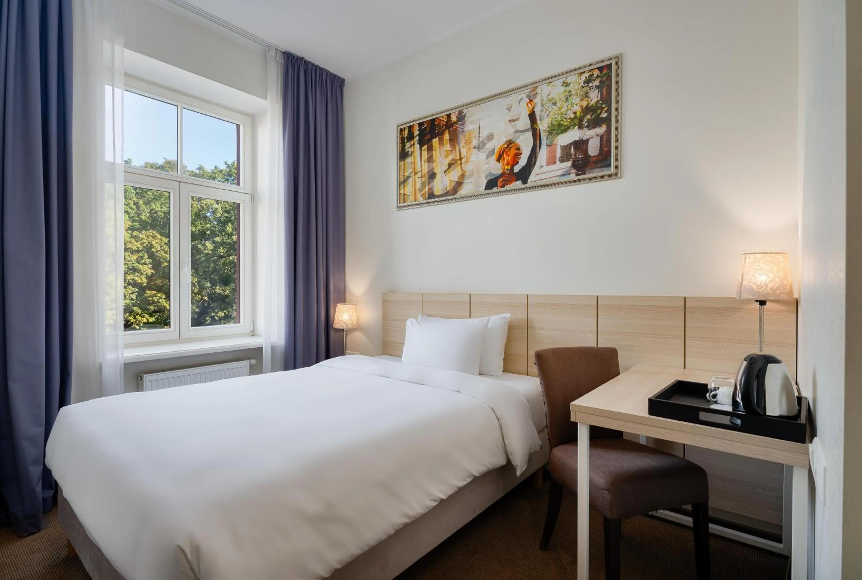 Cozy Queen Room in Radisson Hotel Old Town Riga