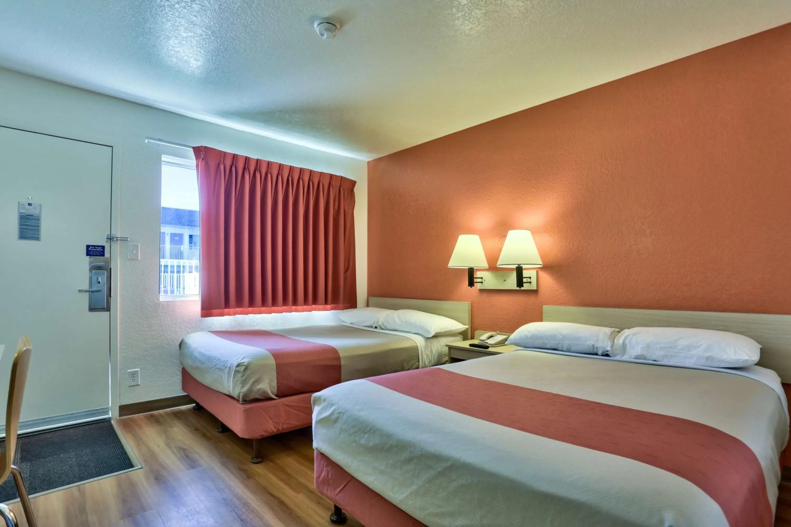 Deluxe Quadruple Room - Non-Smoking in Motel 6-Flagstaff, AZ - Butler