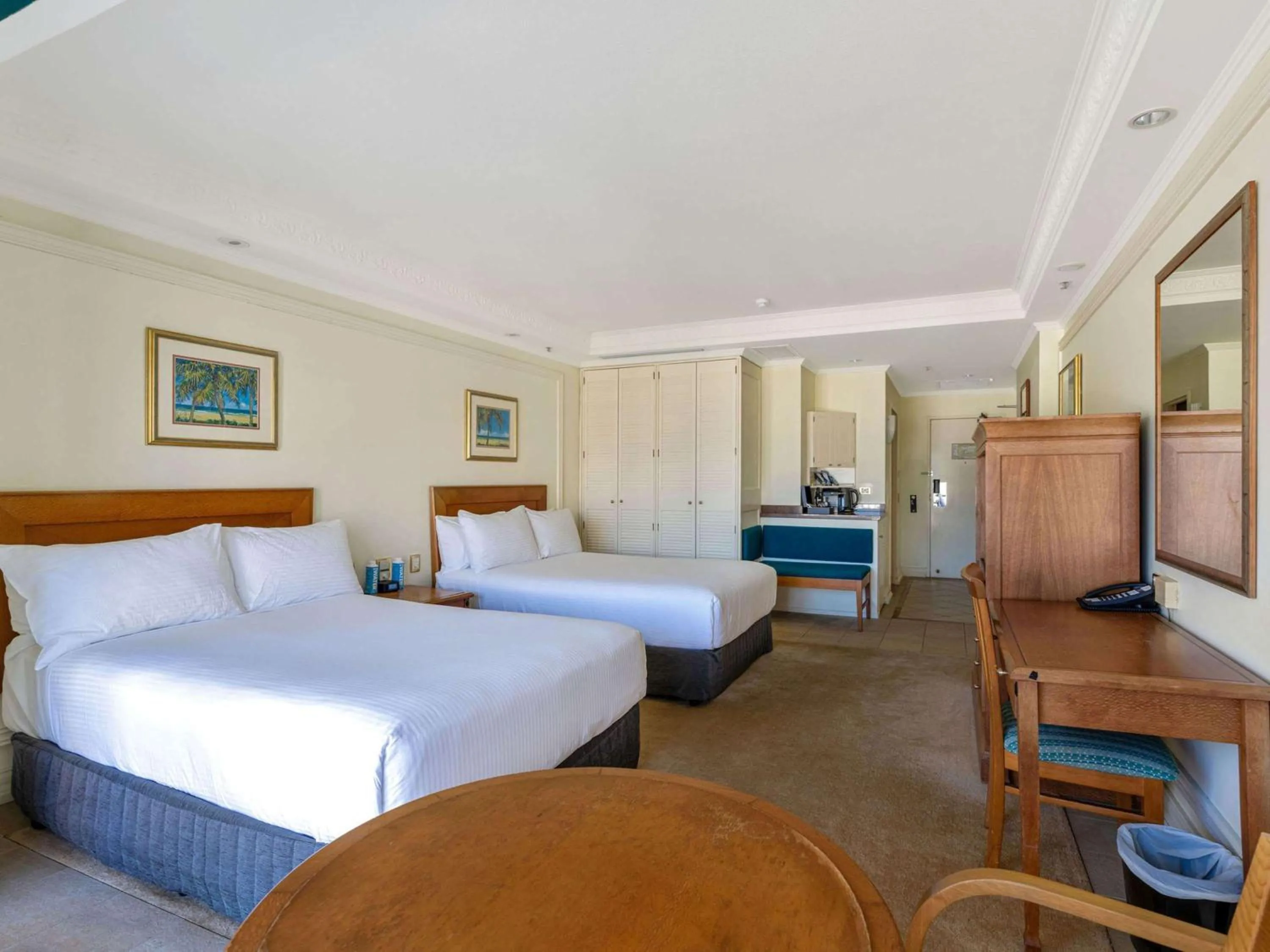 Classic Twin Room with Harbor View in Pullman Cairns International