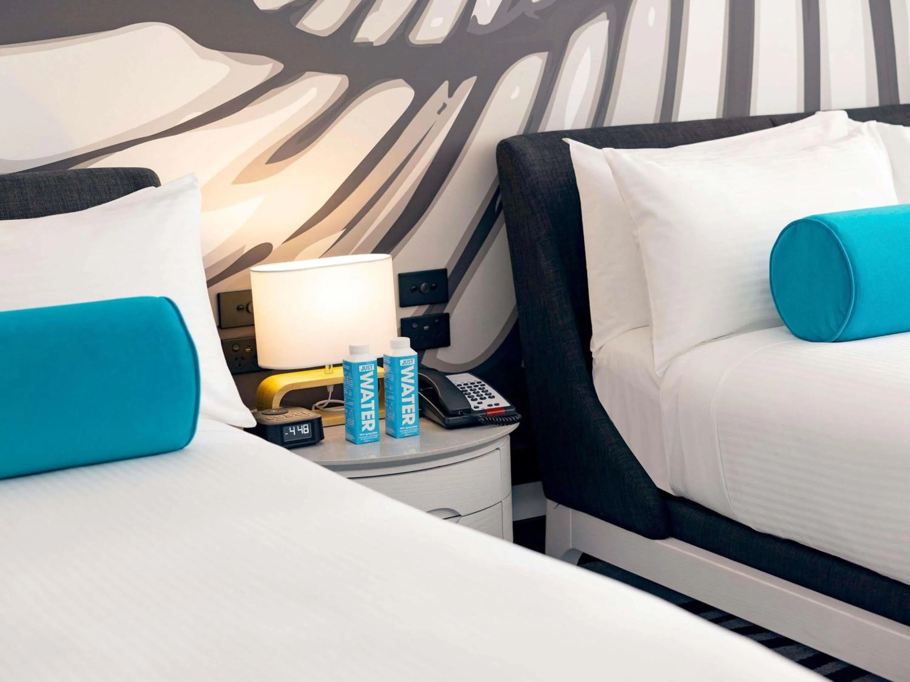 Rejuvenated Deluxe Twin with Harbor View in Pullman Cairns International