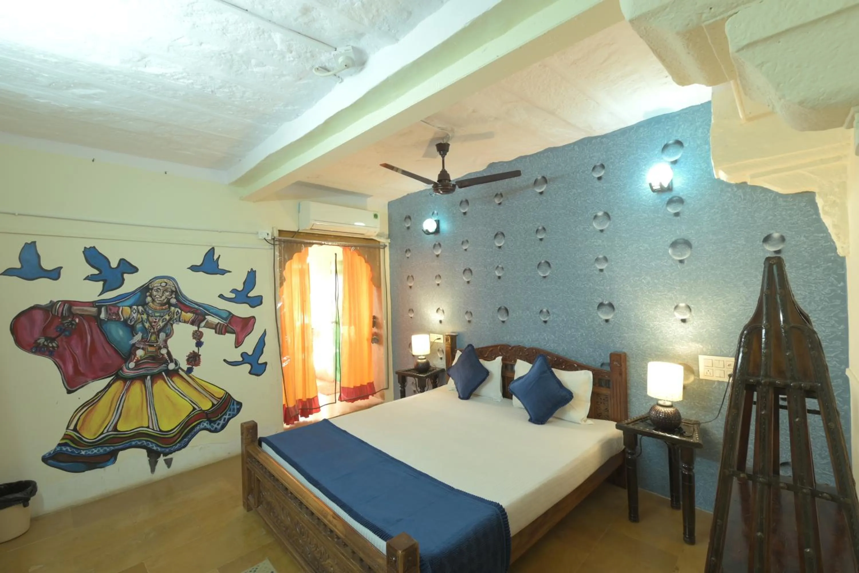 Deepak Hotel & Restaurant