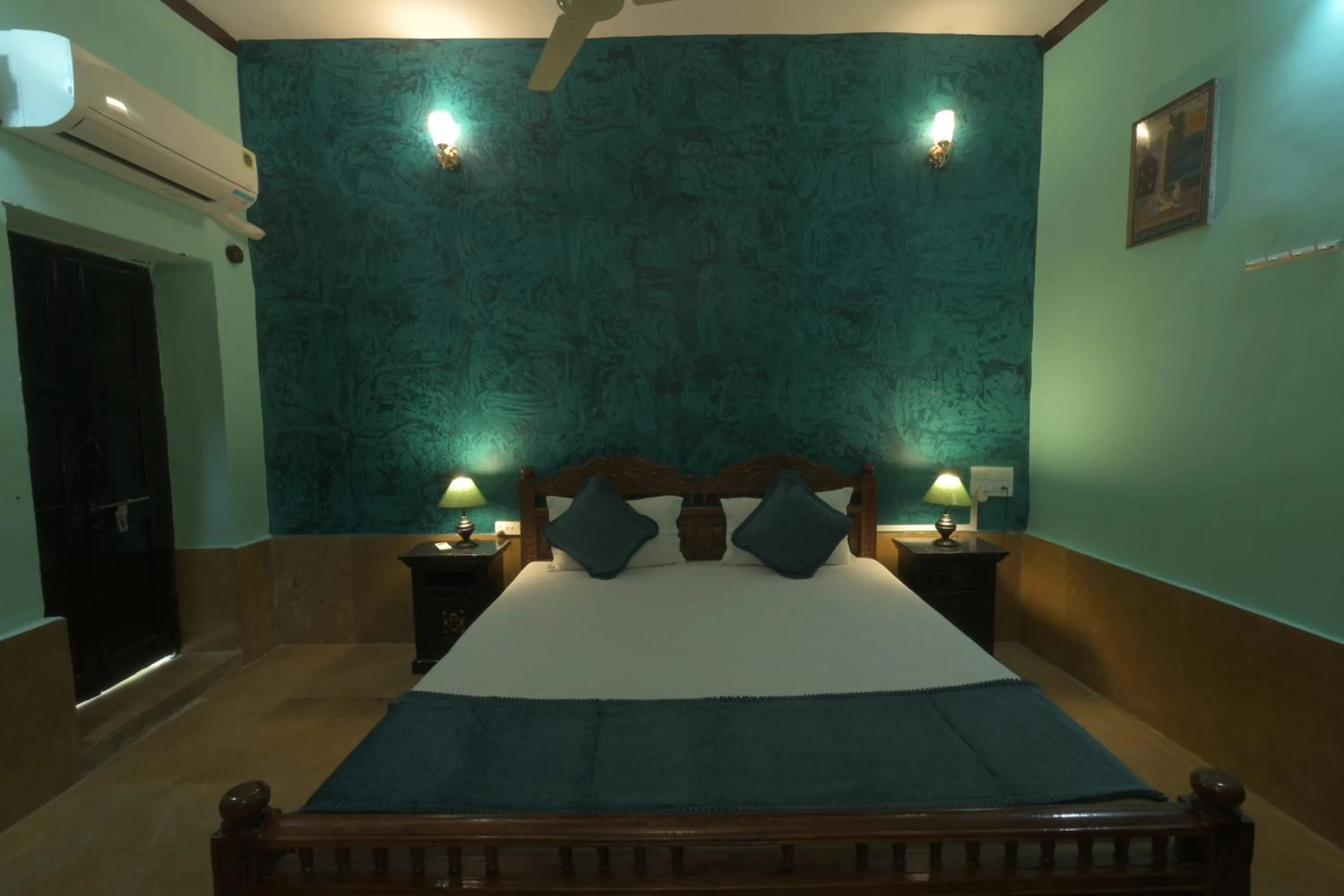 Suite in Deepak Hotel & Restaurant