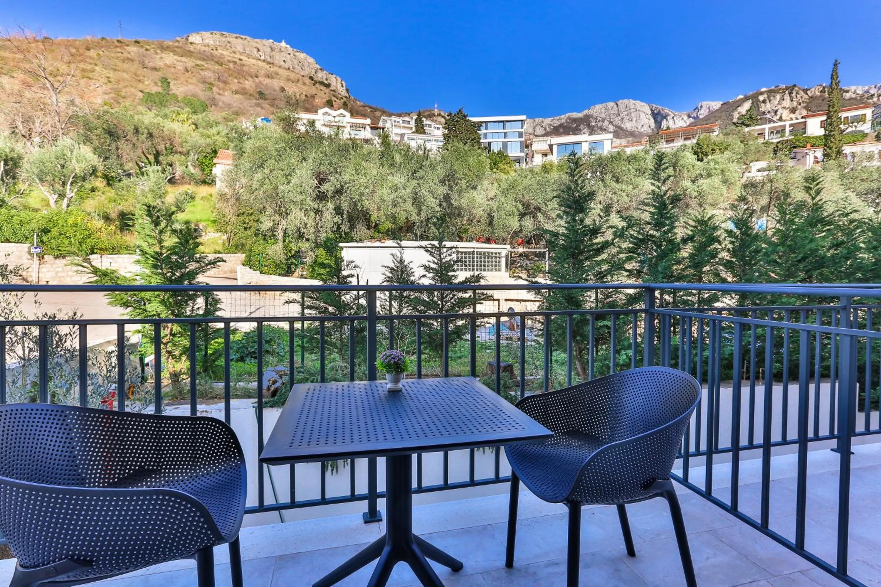 Small Double Room - single occupancy in Hotel California by Aycon