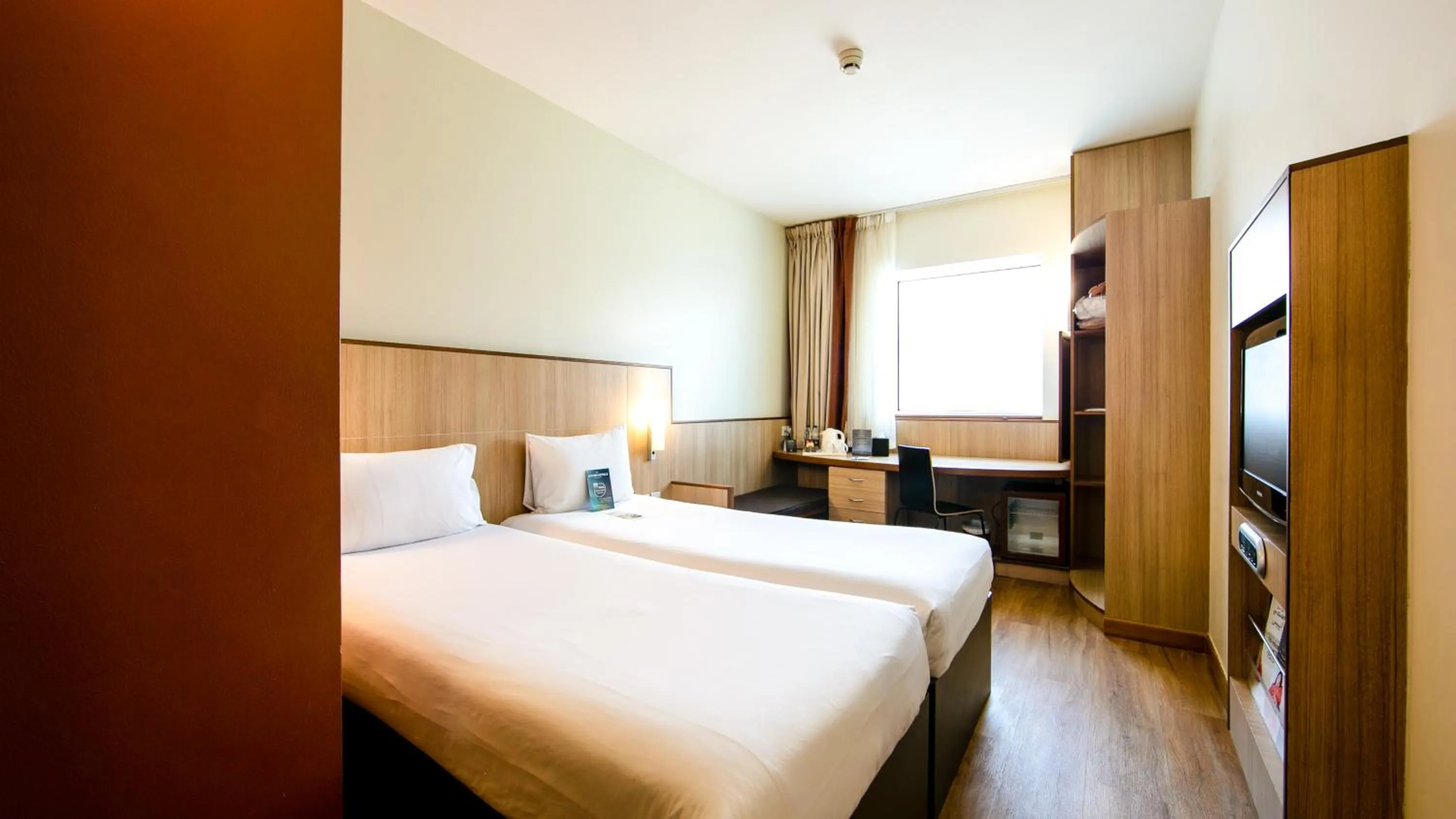 Standard Twin Room in Ibis Al Barsha