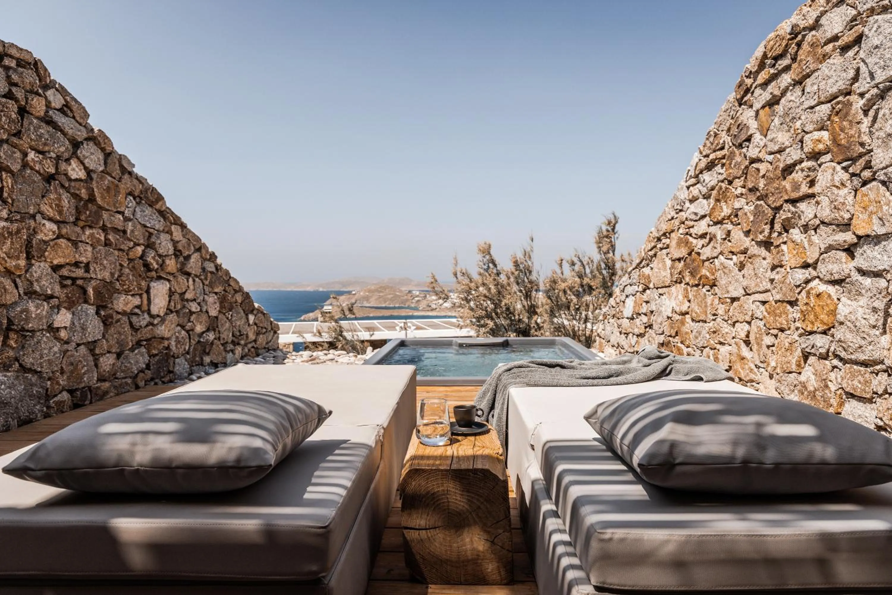 Silver Suite with Private Jacuzzi & Sea View in Alissachni Mykonos