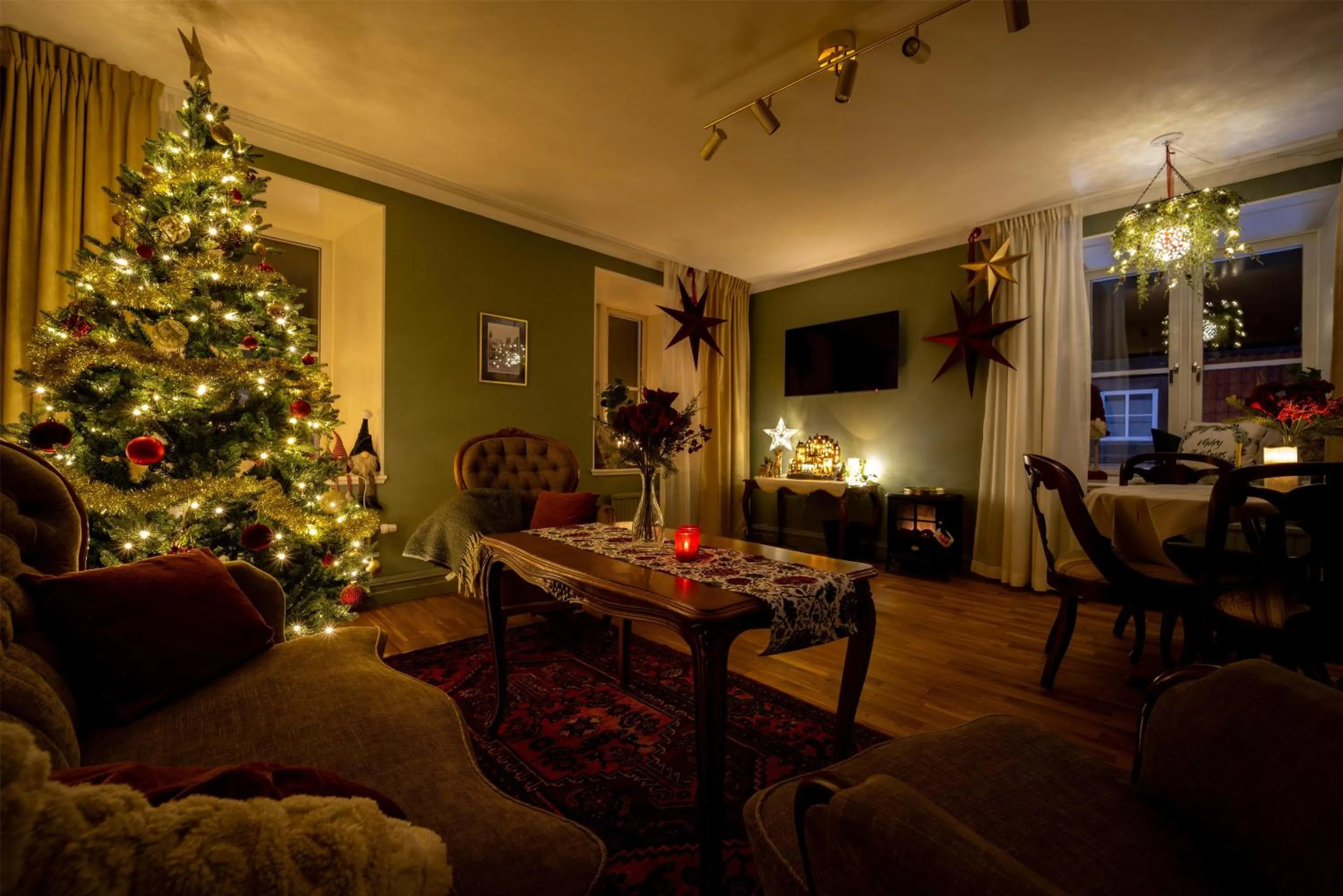 Two-Bedroom Suite with Four Single Beds, Sea View and Living Room - Non-Smoking in Best Western Strand Hotel