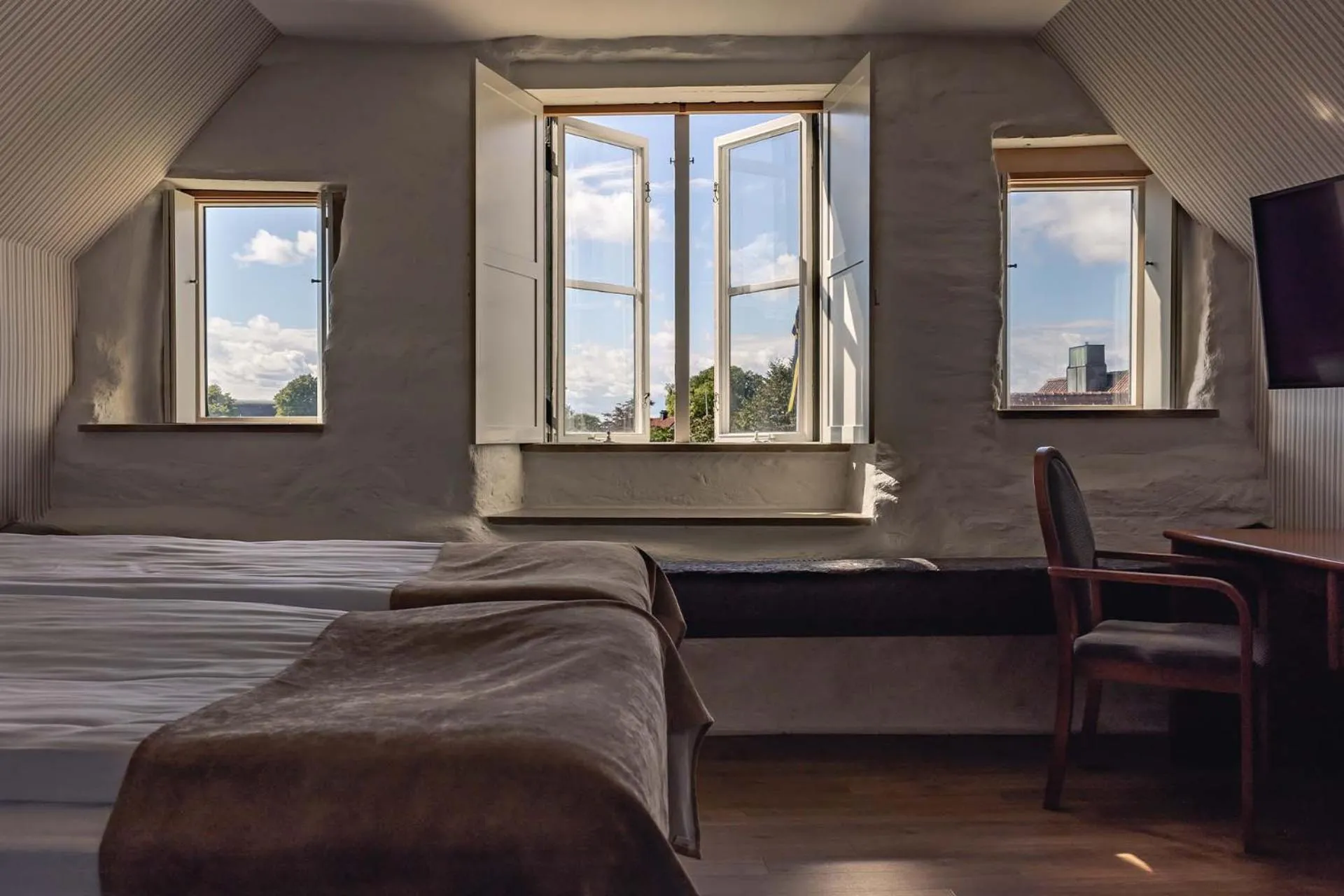 Standard Double Room with Two Single Beds - Non-Smoking in Best Western Strand Hotel