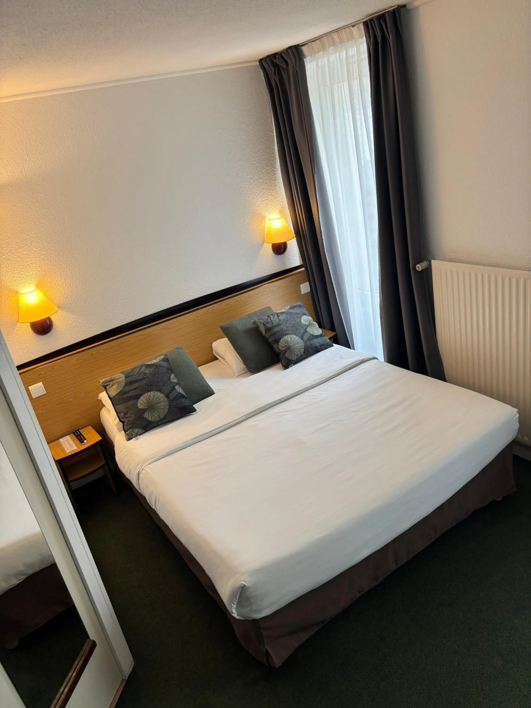 Superior Double Room in Campanile Dijon Centre - Gare