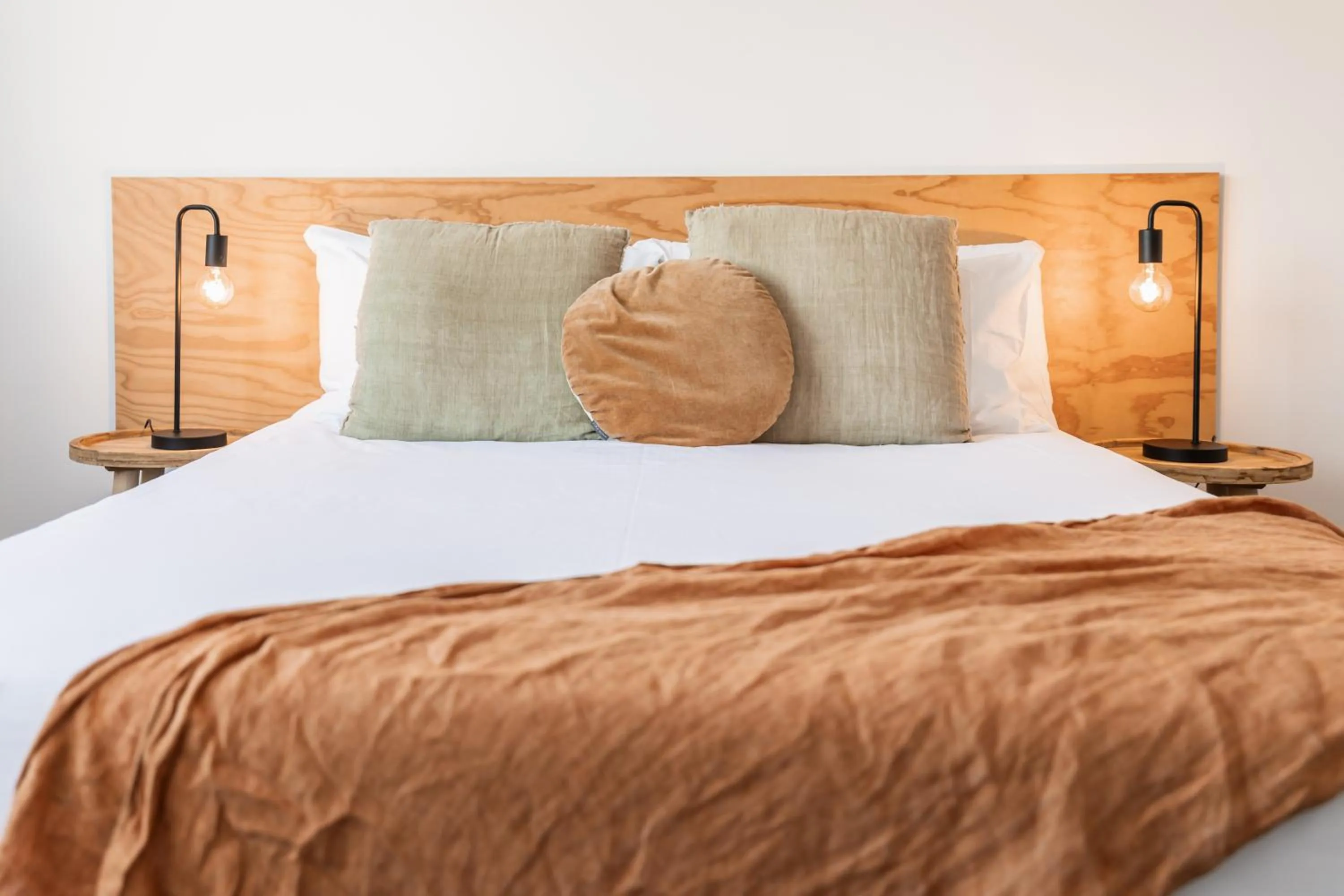 Two-Room Apartment in Change Overnight