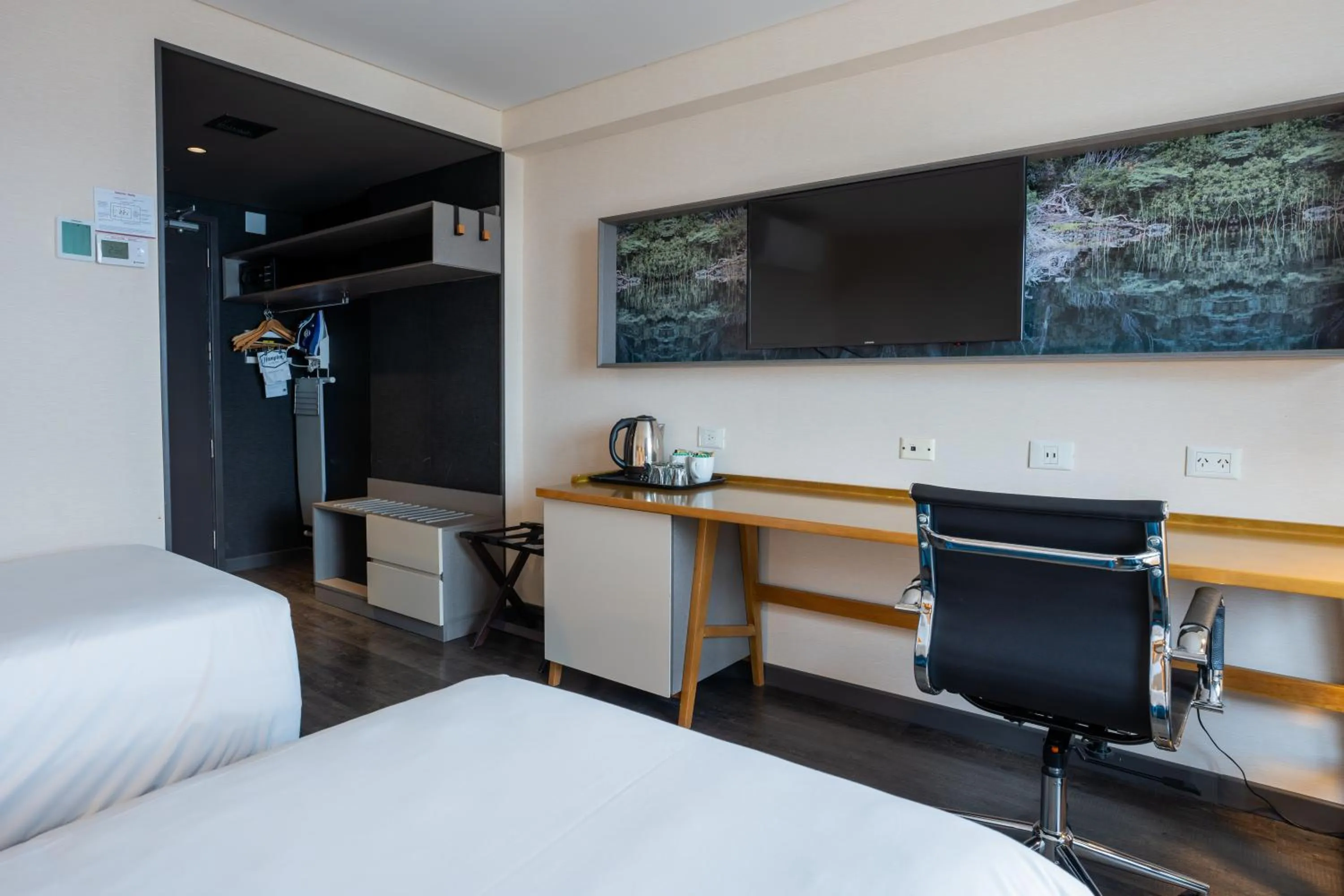 Twin Room with City View in Hampton By Hilton Bariloche