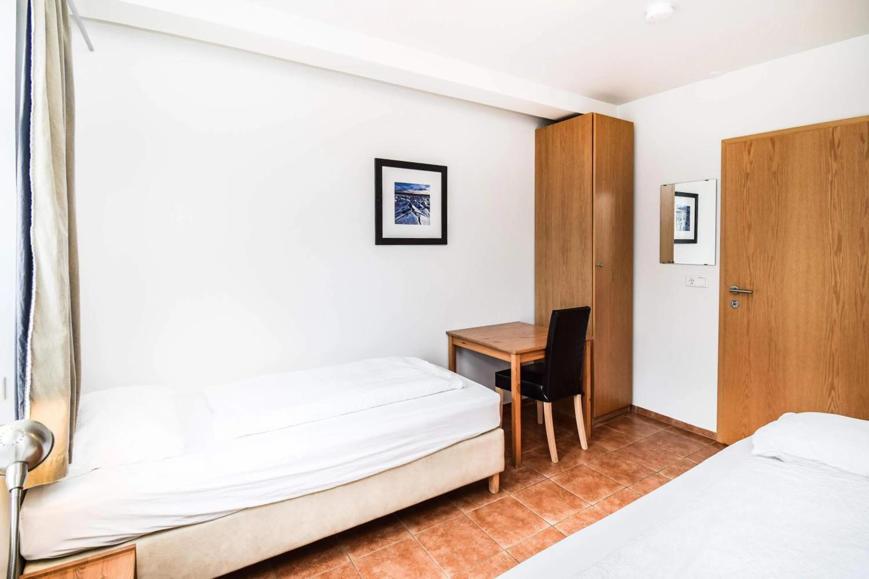 Double or Twin Room with Private Bathroom in Guesthouse Aurora